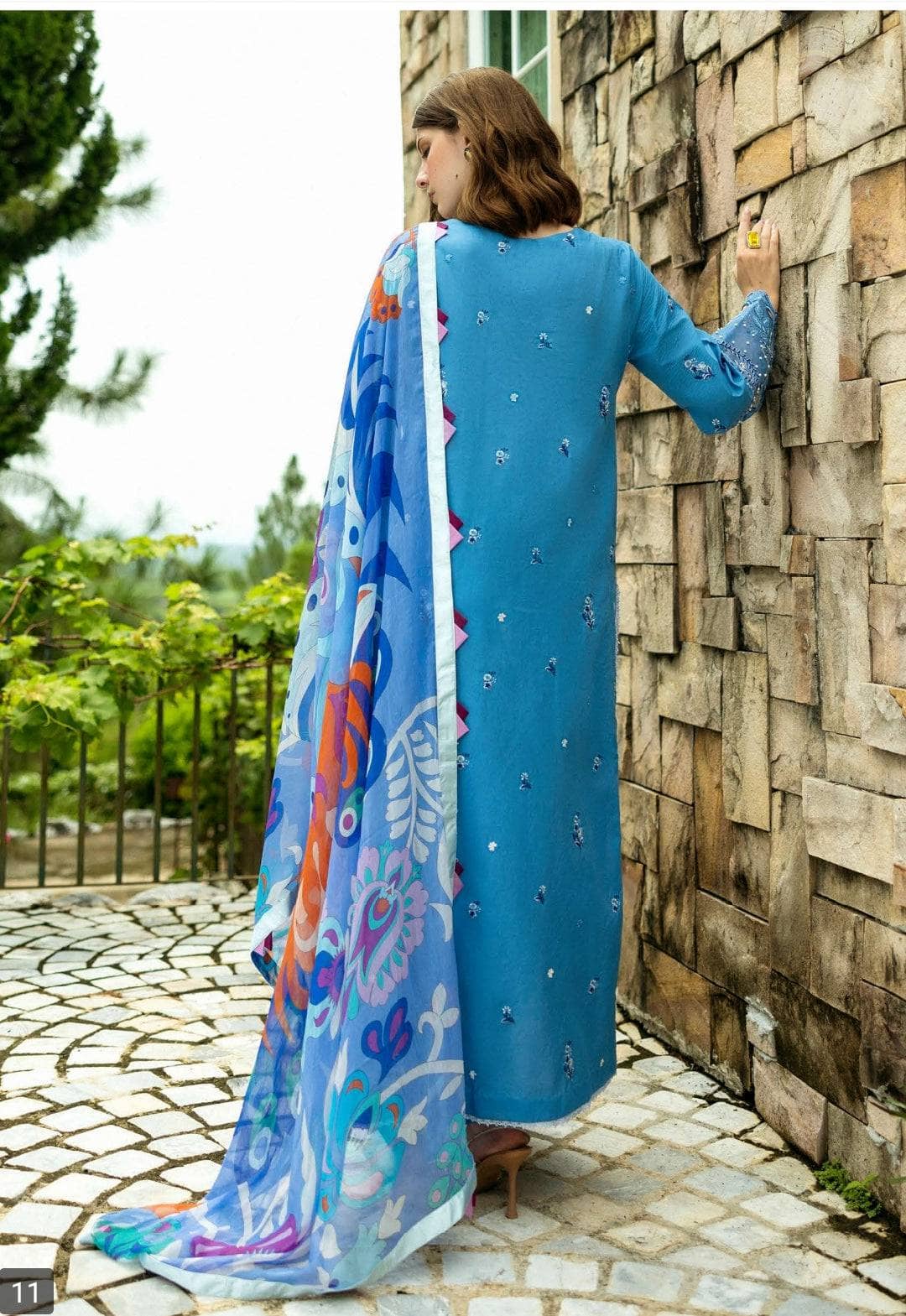 img_roheenaz_lawn_awwal_boutique