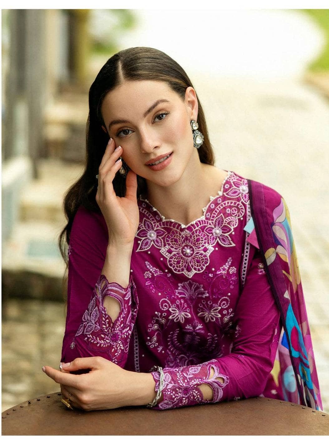 img_roheenaz_lawn_awwal_boutique