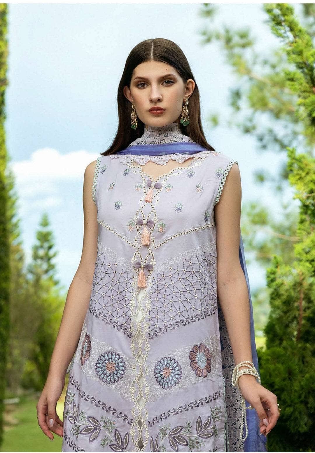 img_roheenaz_lawn_awwal_boutique