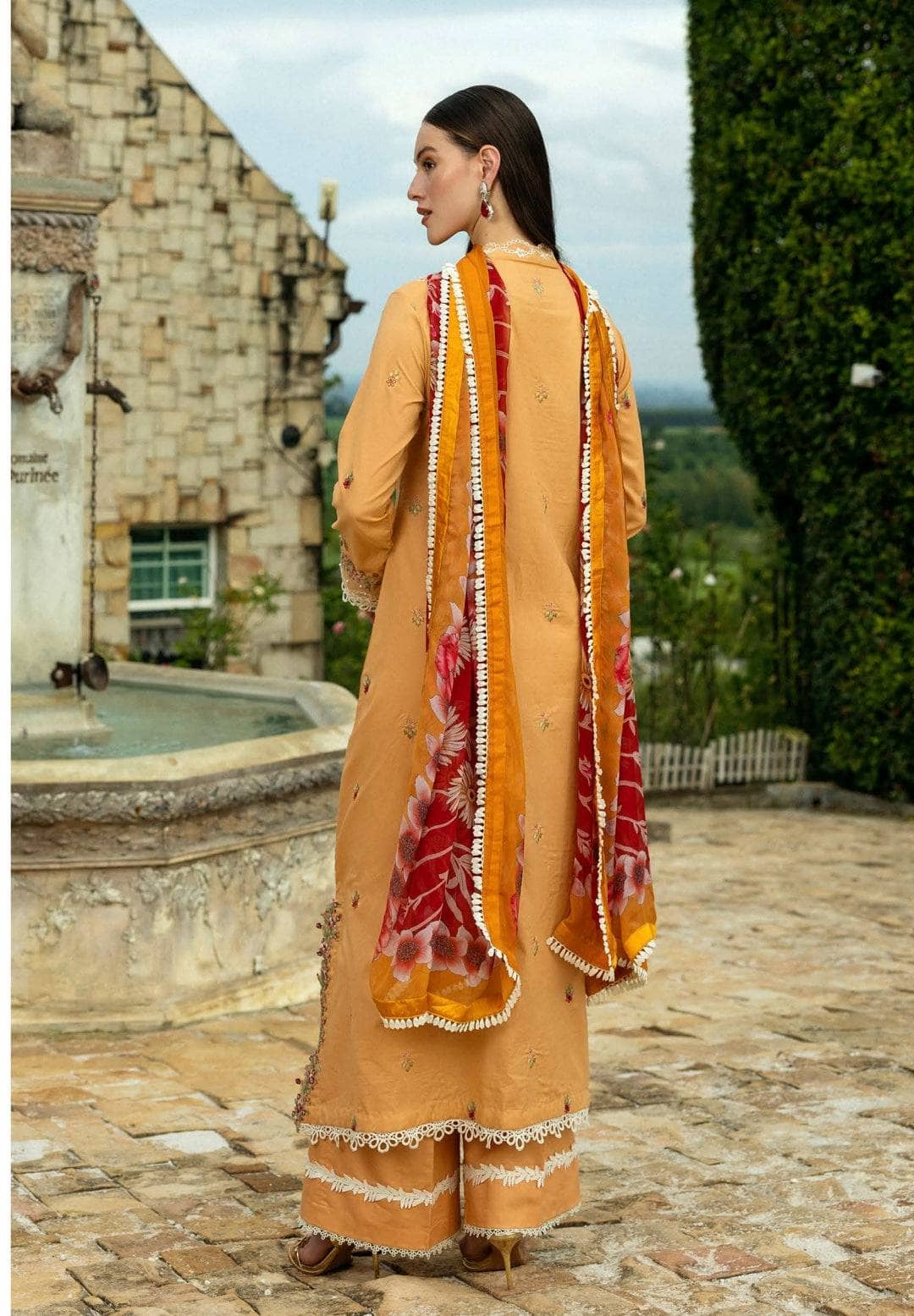 Roheenaz Lawn 25/Patricia