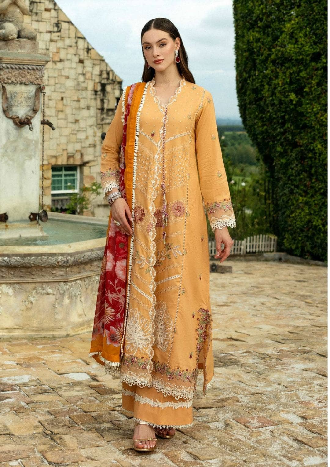 img_roheenaz_lawn_awwal_boutique