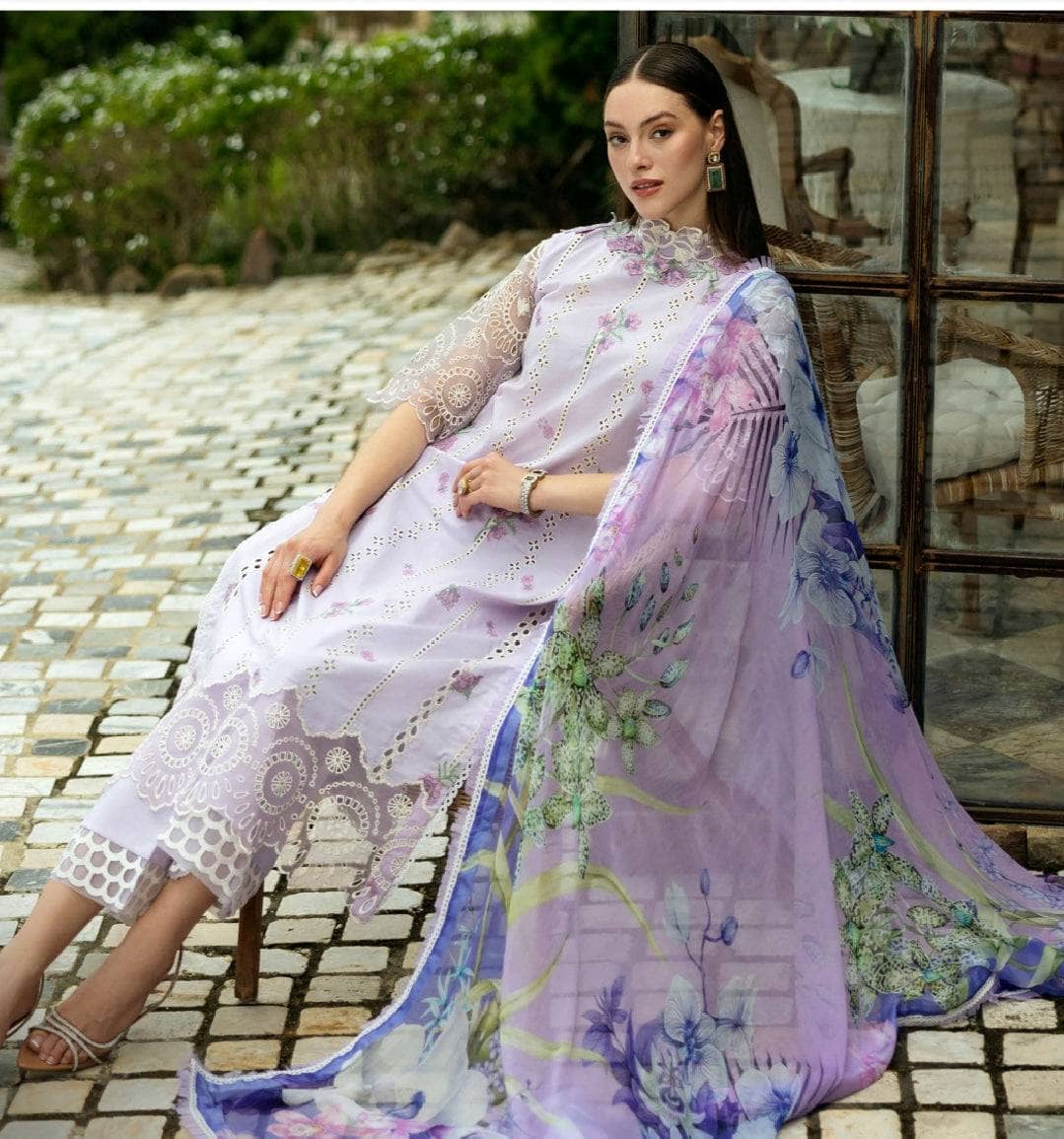 img_roheenaz_lawn_awwal_boutique