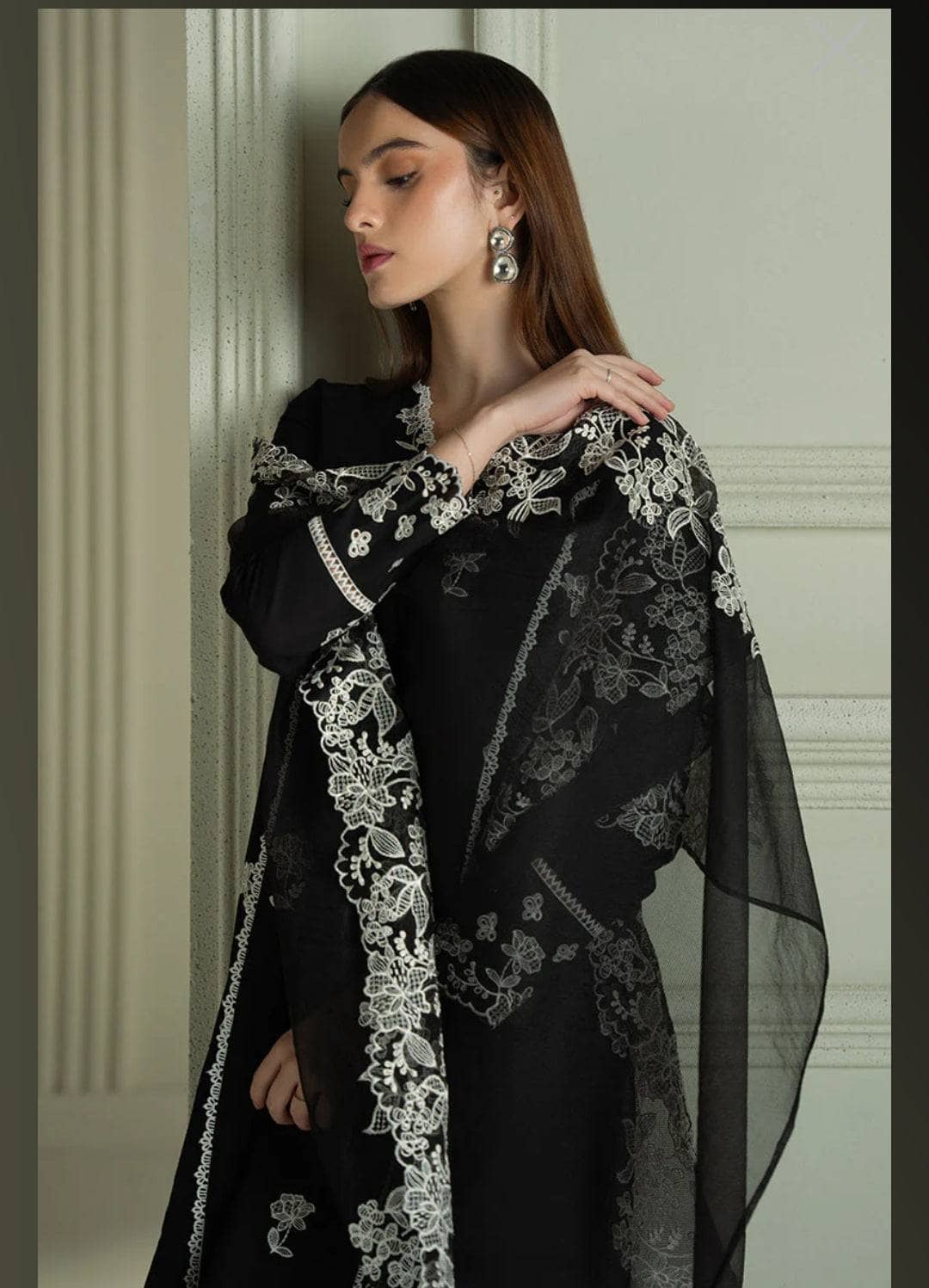 Restocked/Cross Stitch Mahiri 25/Raven Mesh/Black