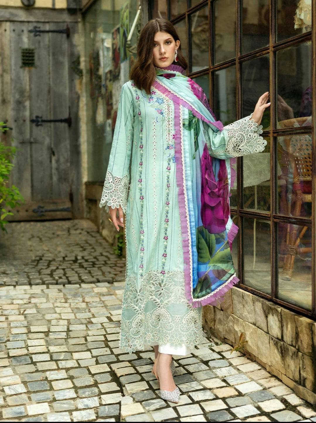 Restocked/Roheenaz Lawn 25/Aurinda