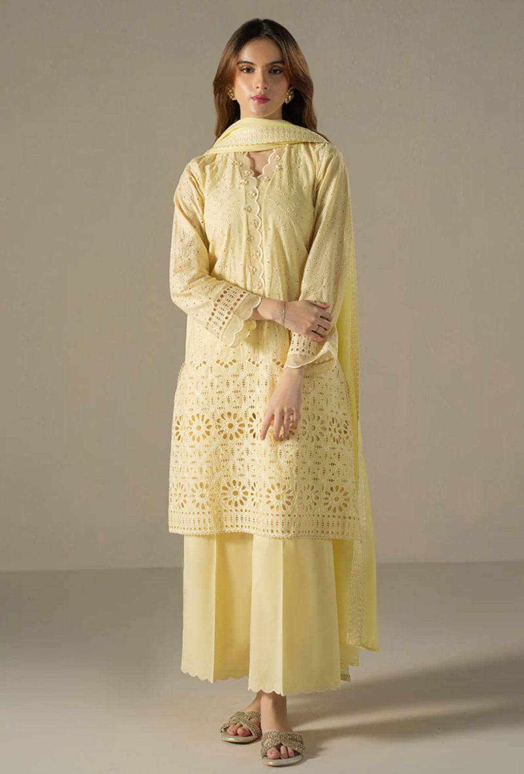 img_cross_stitch_chikankari_lawn_24_awwal_boutique