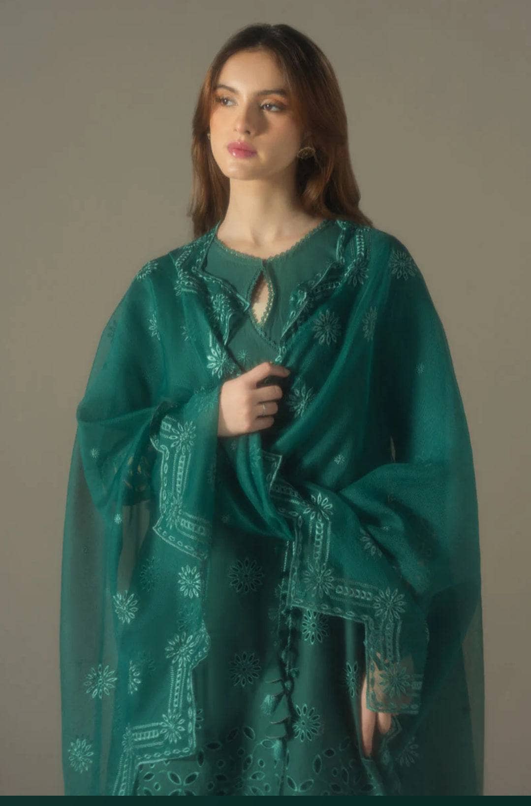 img_cross_stitch_chikankari_lawn_24_awwal_boutique