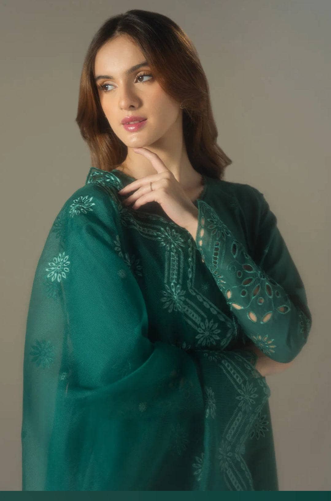 img_cross_stitch_chikankari_lawn_24_awwal_boutique