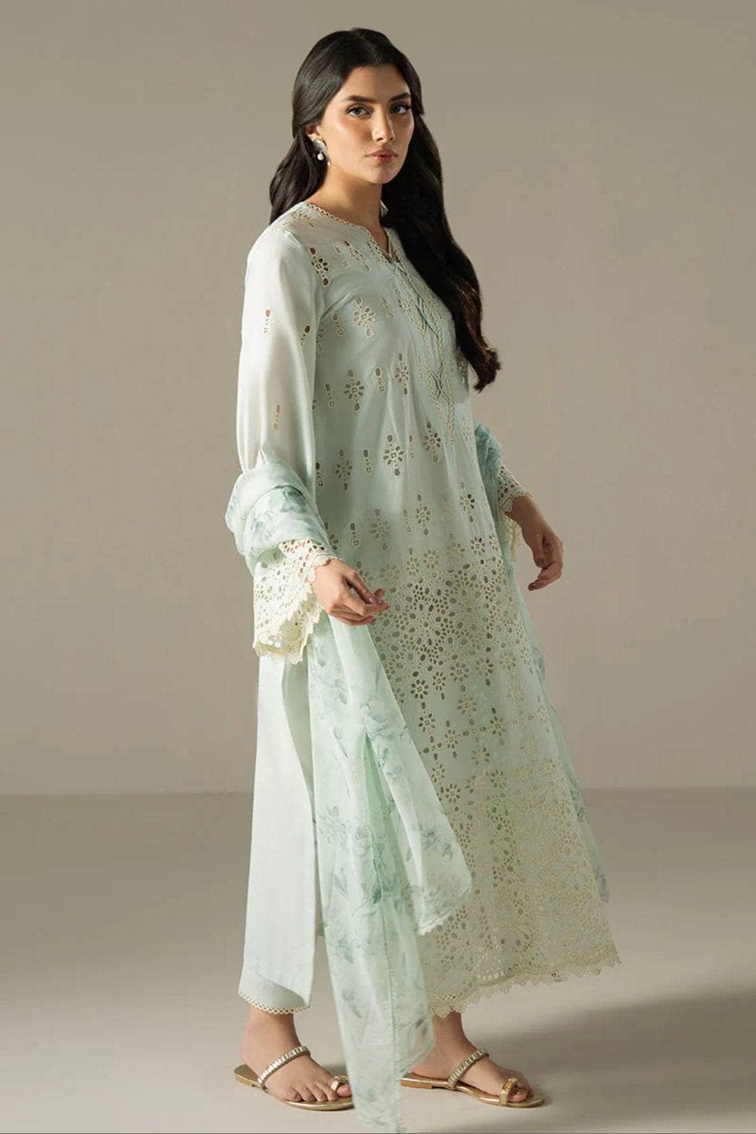 img_cross_stitch_chikankari_lawn_24_awwal_boutique