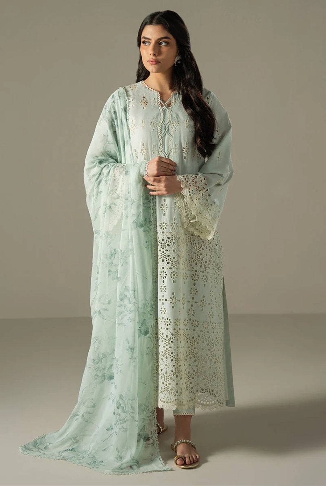 img_cross_stitch_chikankari_lawn_24_awwal_boutique