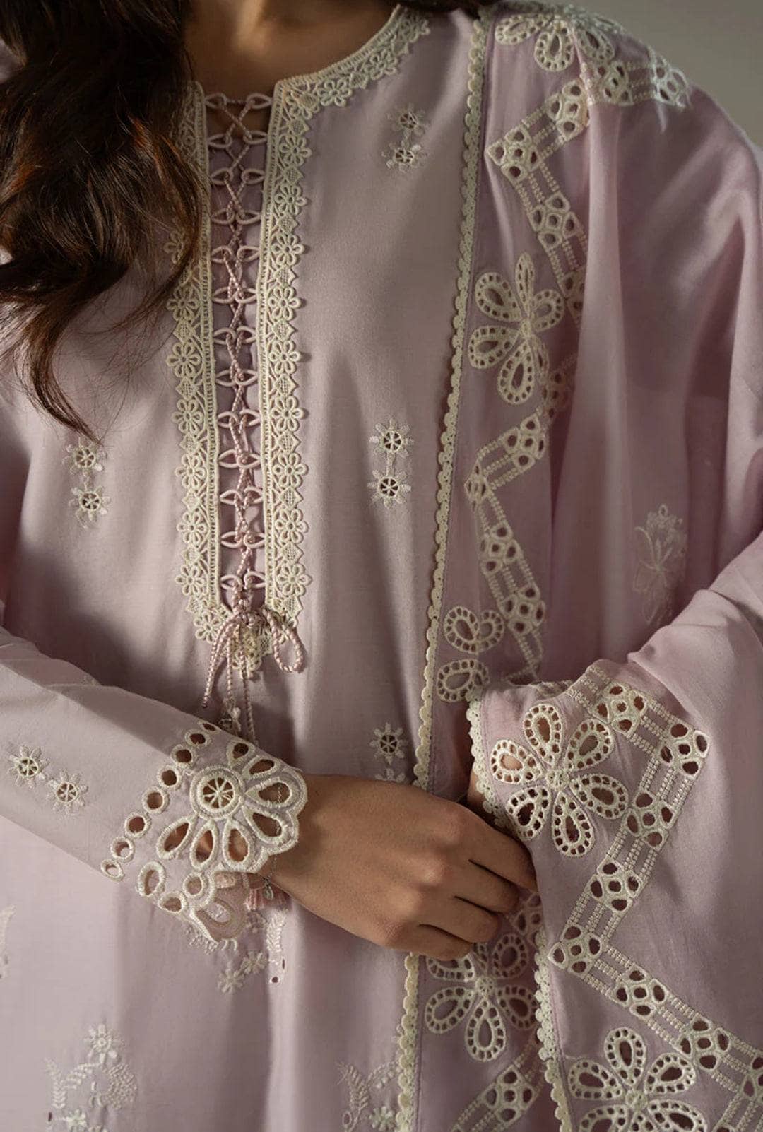 img_cross_stitch_chikankari_lawn_24_awwal_boutique