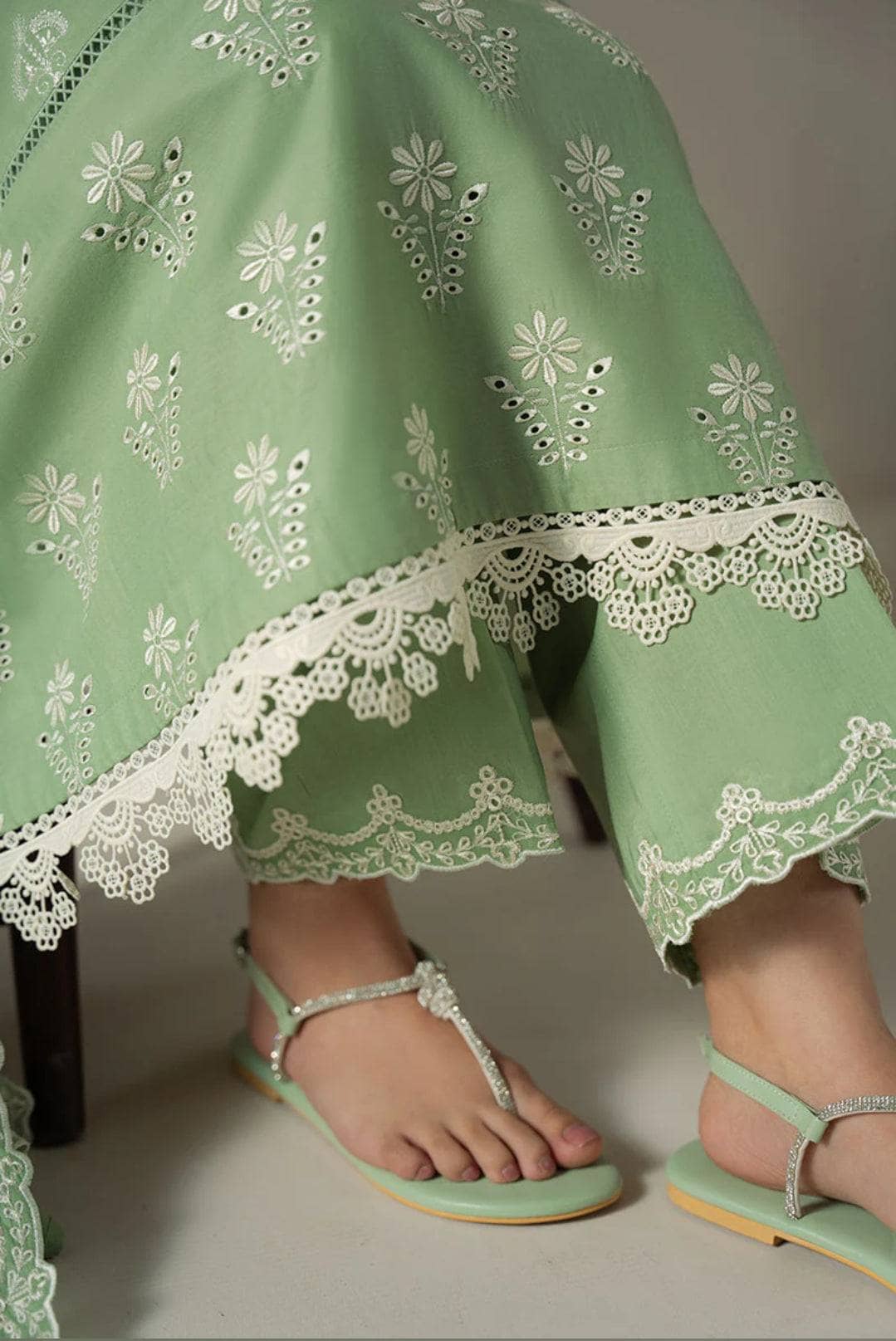 img_cross_stitch_chikankari_lawn_awwal_boutique