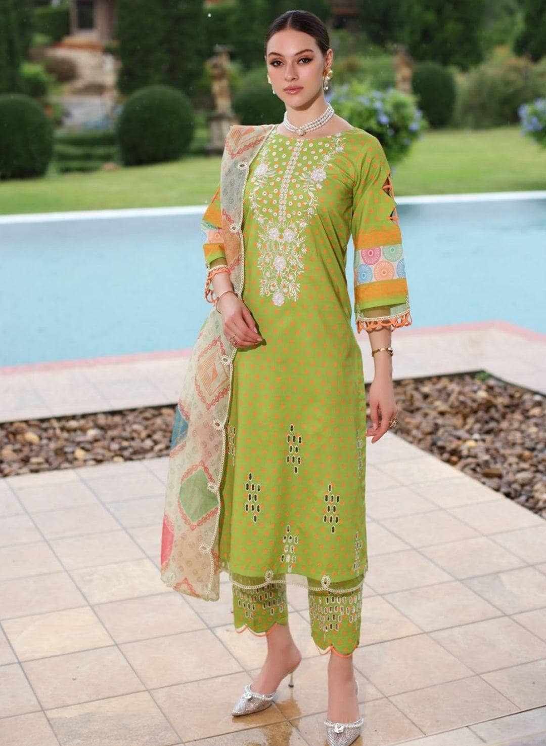 Charizma Sheen Chunari Edition