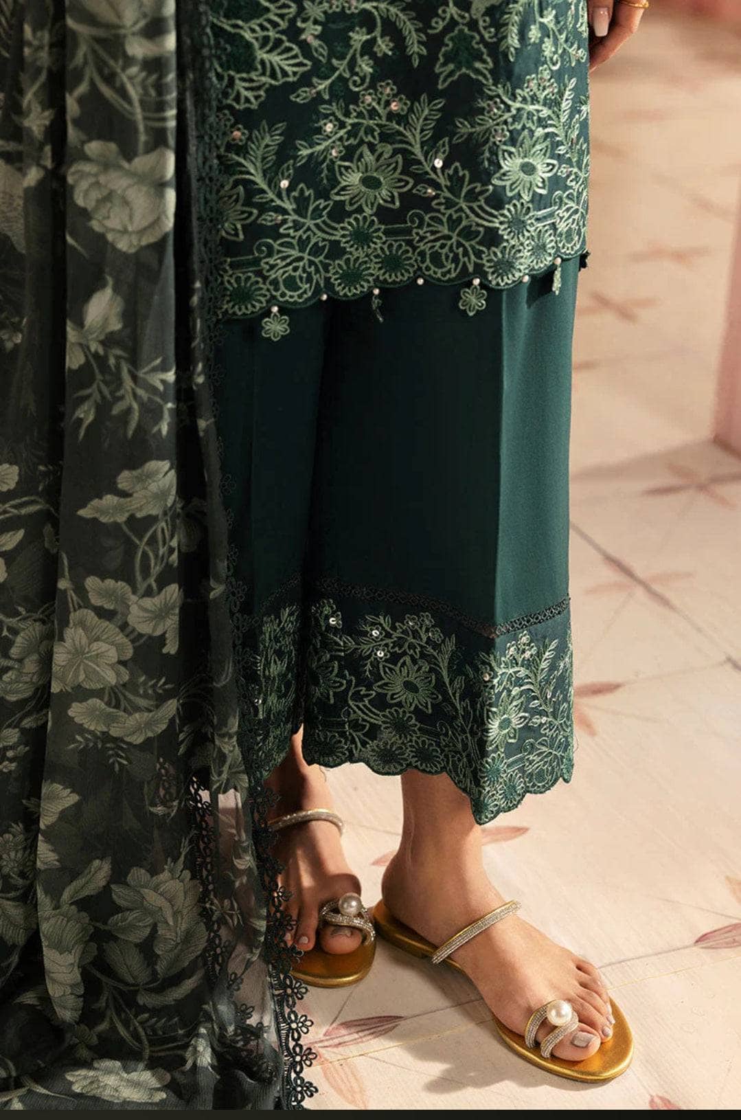 img_cross_stitch_premium_lawn_awwal_boutique