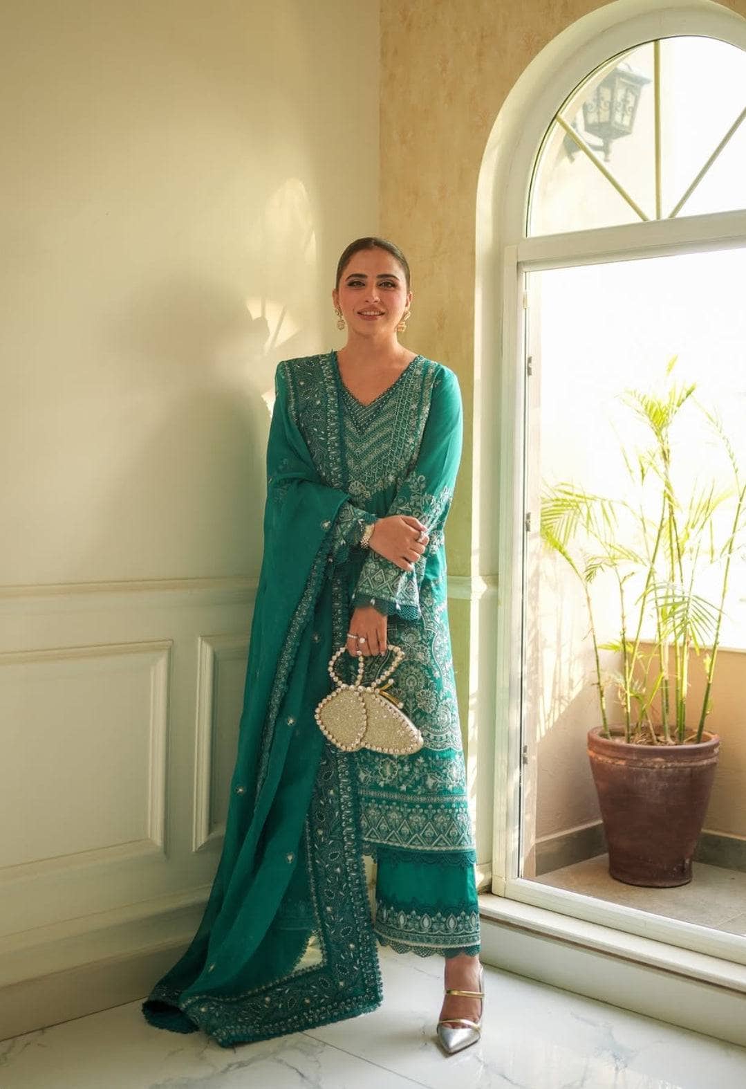 img_spotted_in_faiza_saqlain_awwal_boutique