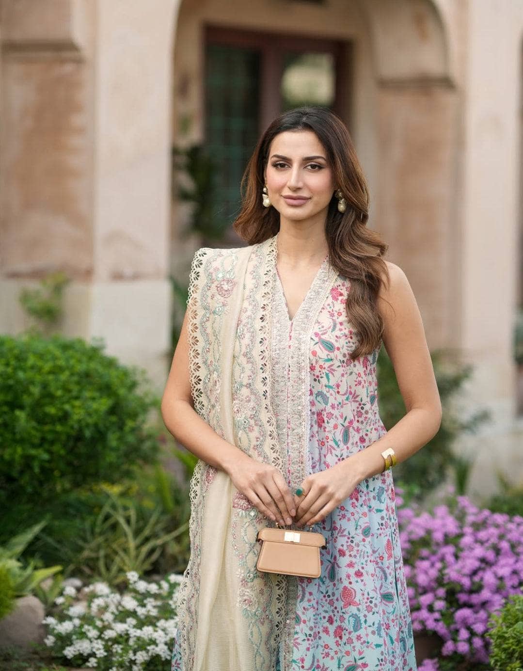 img_spotted_in_faiza_saqlain_awwal_boutique