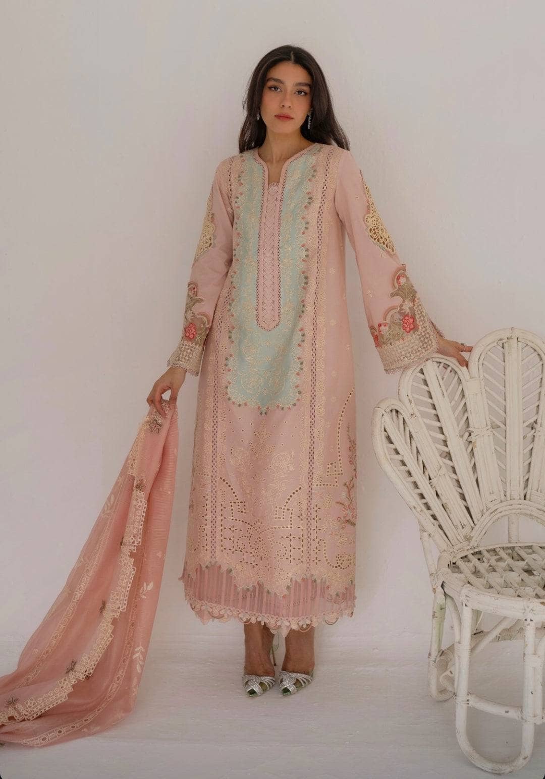 img_qalamkar_lawn_awwal_boutique