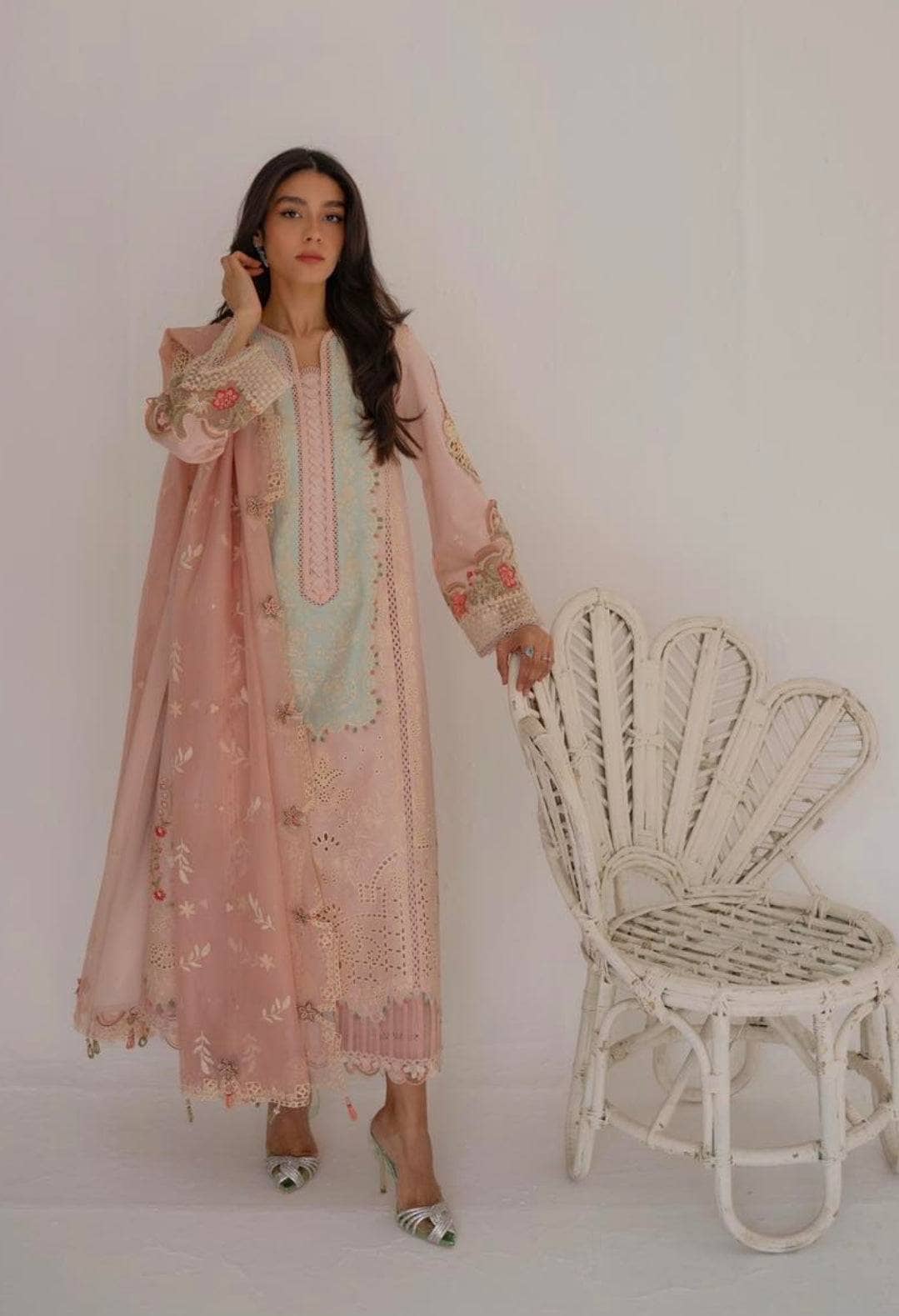 img_qalamkar_lawn_awwal_boutique