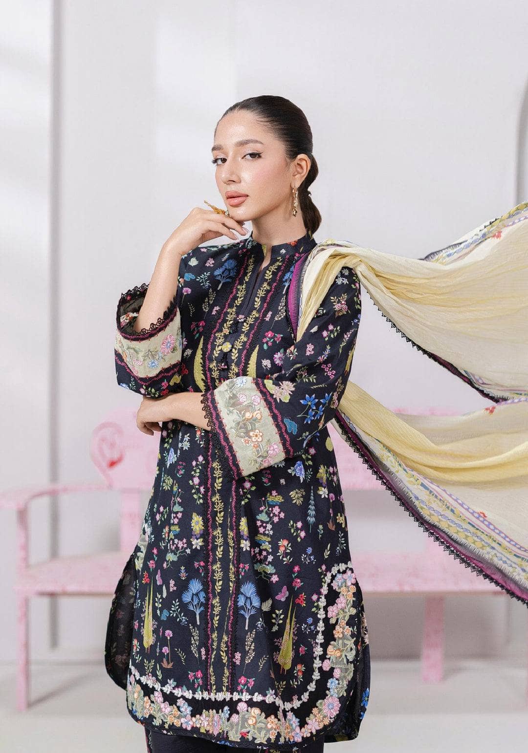 Qalamkar Q Print 25/Vol 2/Paige/9B