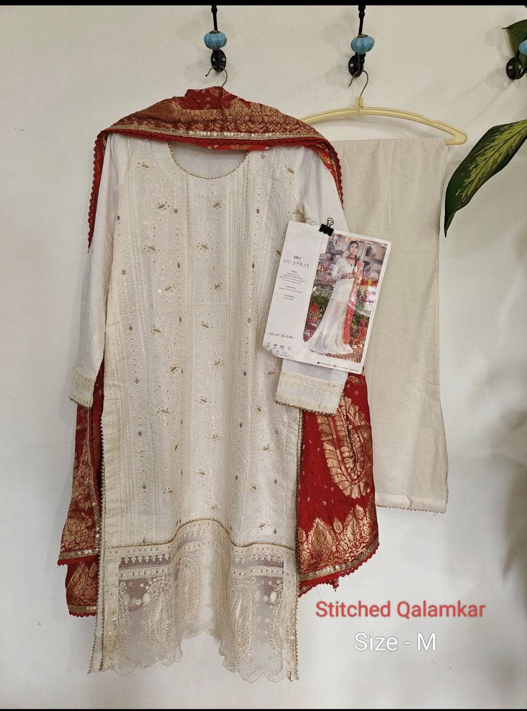img_readymade_qalamkar_lawn_awwal_boutique