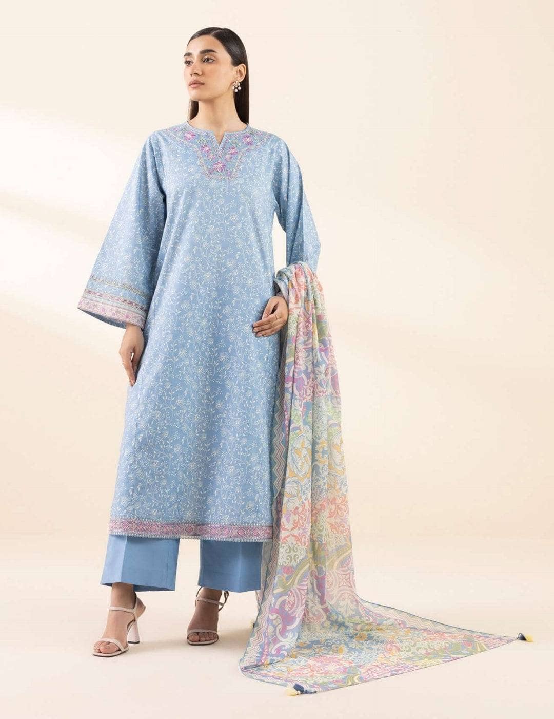 img_sapphire_lawn_awwal_boutique