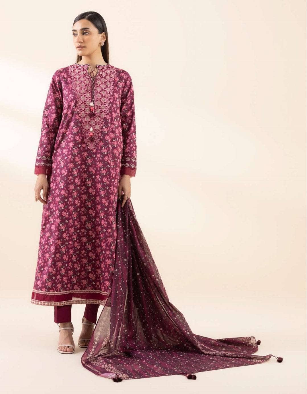 img_sapphire_lawn_awwal_boutique