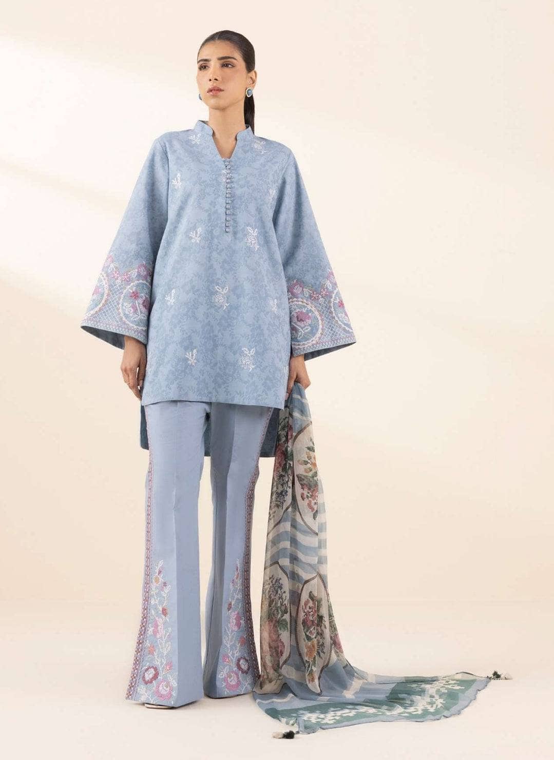 img_sapphire_lawn_awwal_boutique