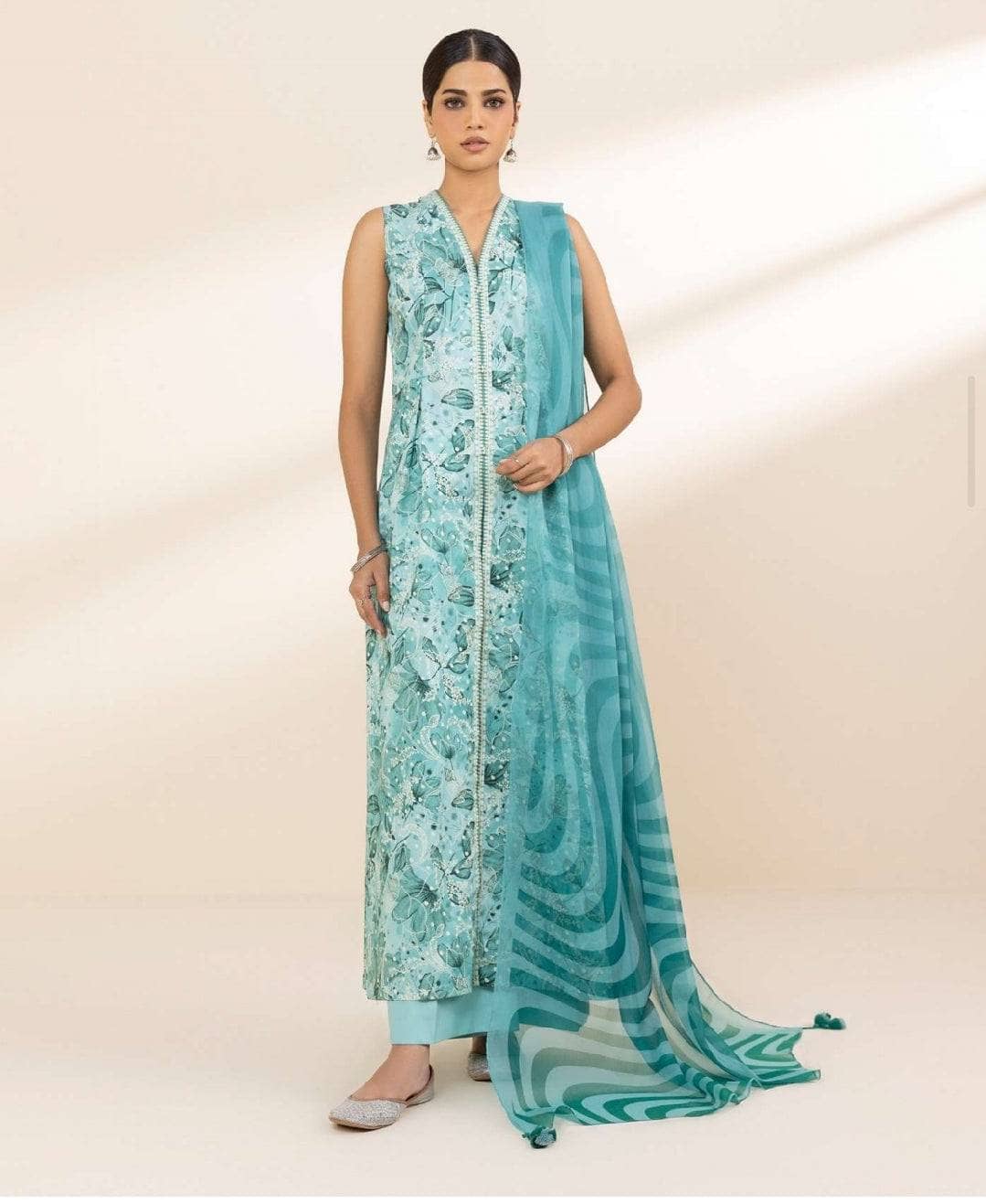 img_sapphire_lawn_awwal_boutique