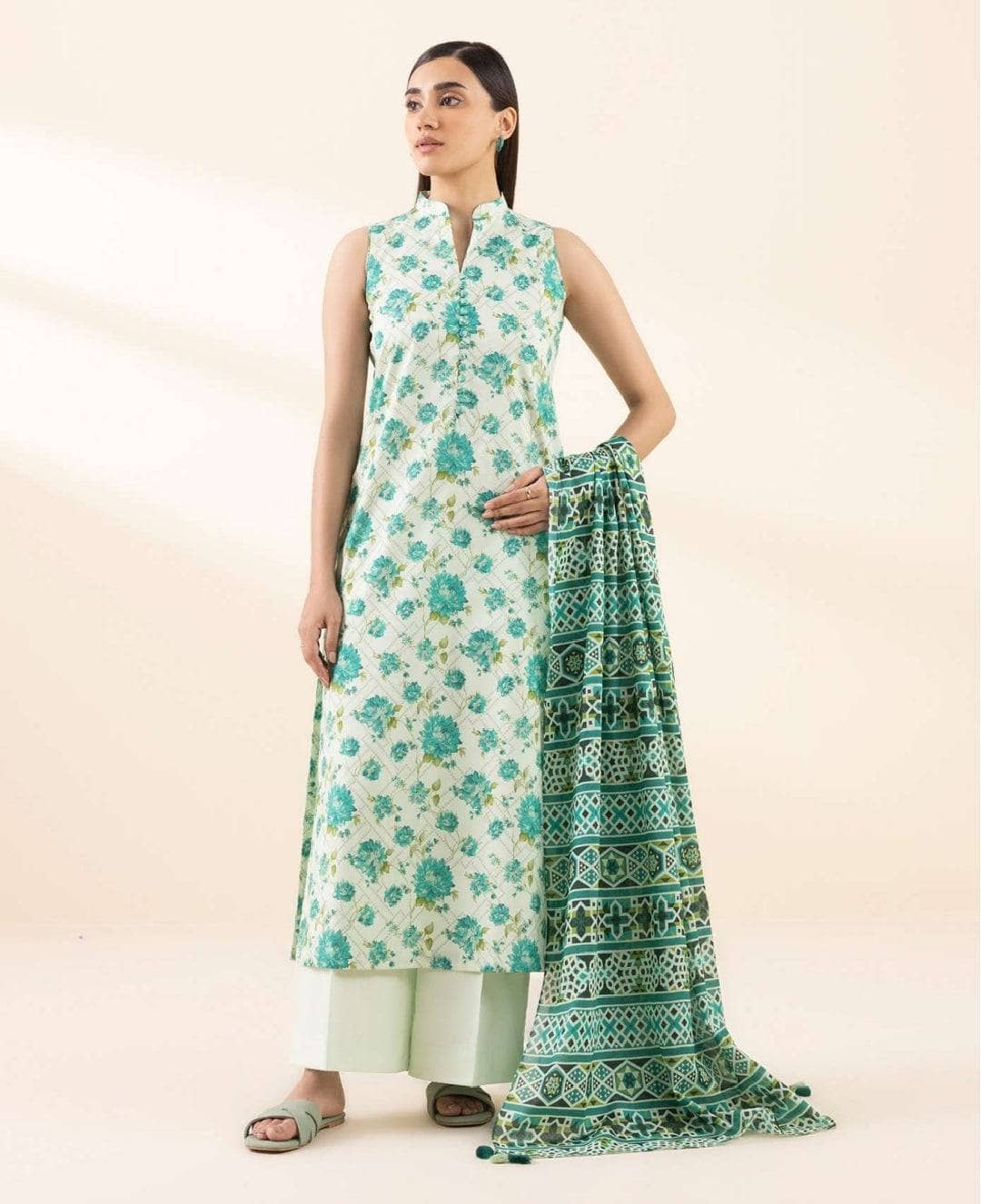 img_sapphire_day_to_day_lawn_awwal_boutique