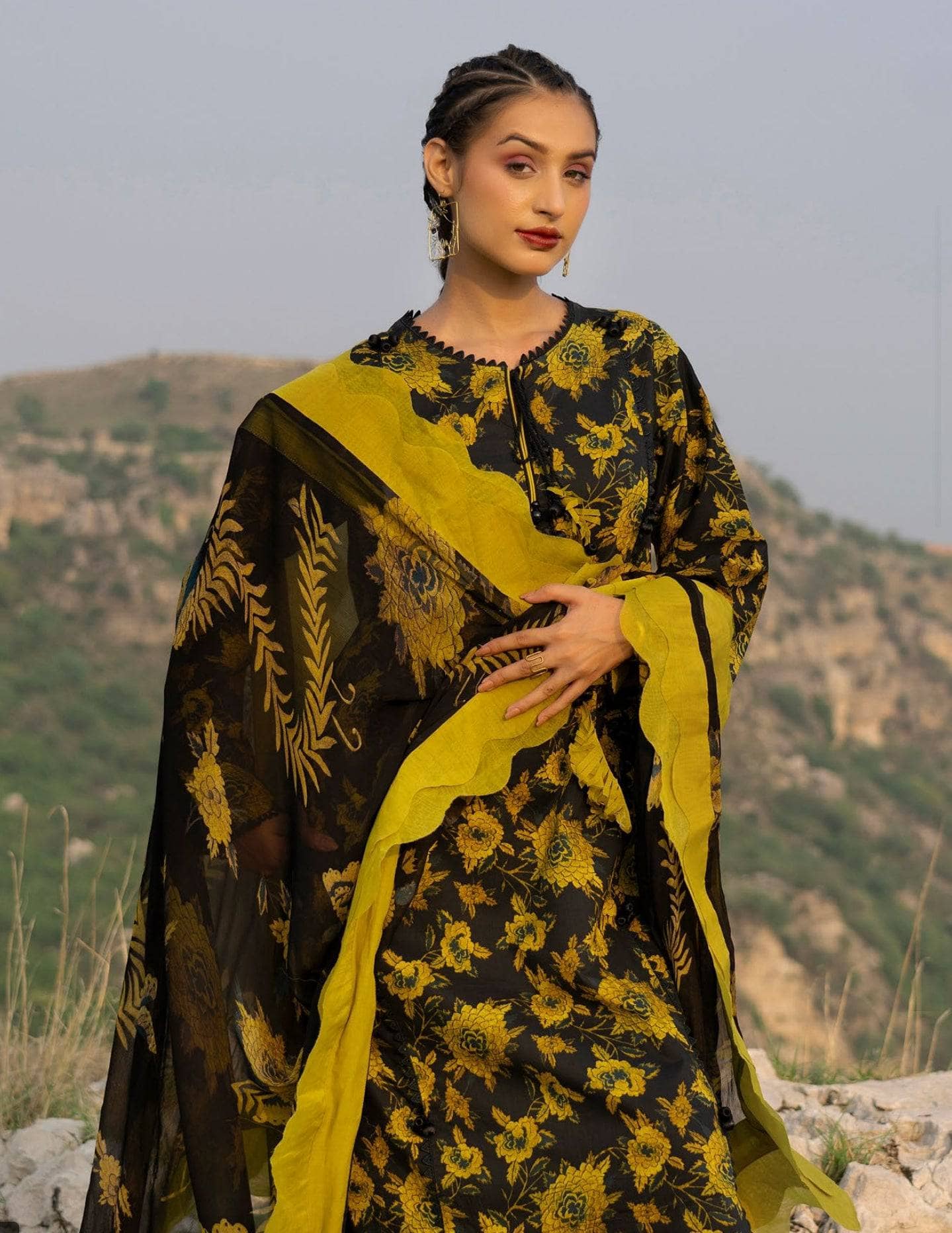 img_gul_ahmed_whispers_of_summer_awwal_boutique