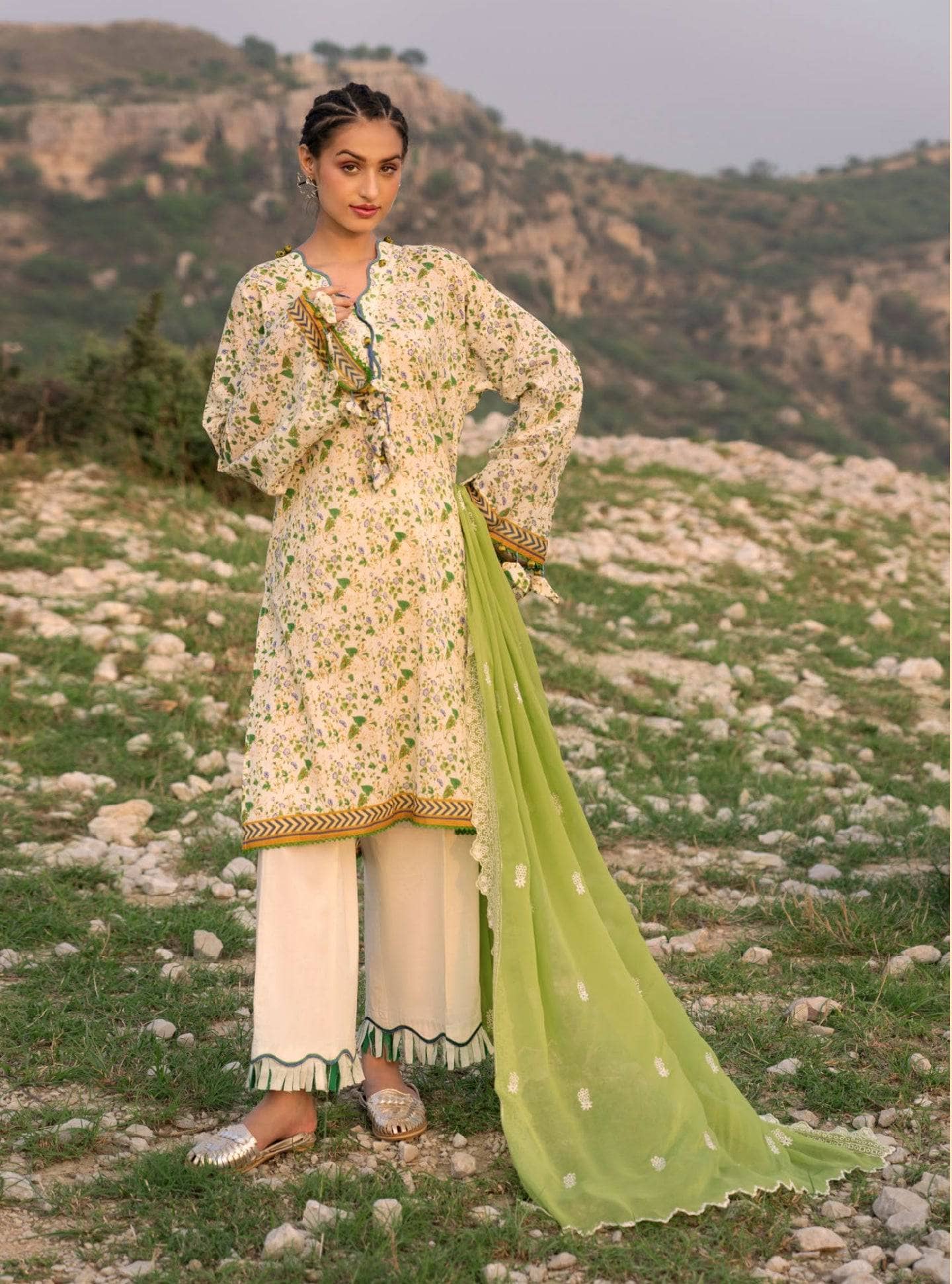 img_gul_ahmed_whispers_of_summer_awwal_boutique