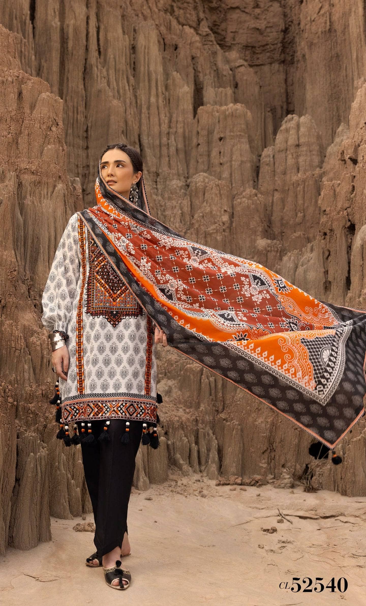 img_gul_ahmed_heritage_lawn_awwal_boutique