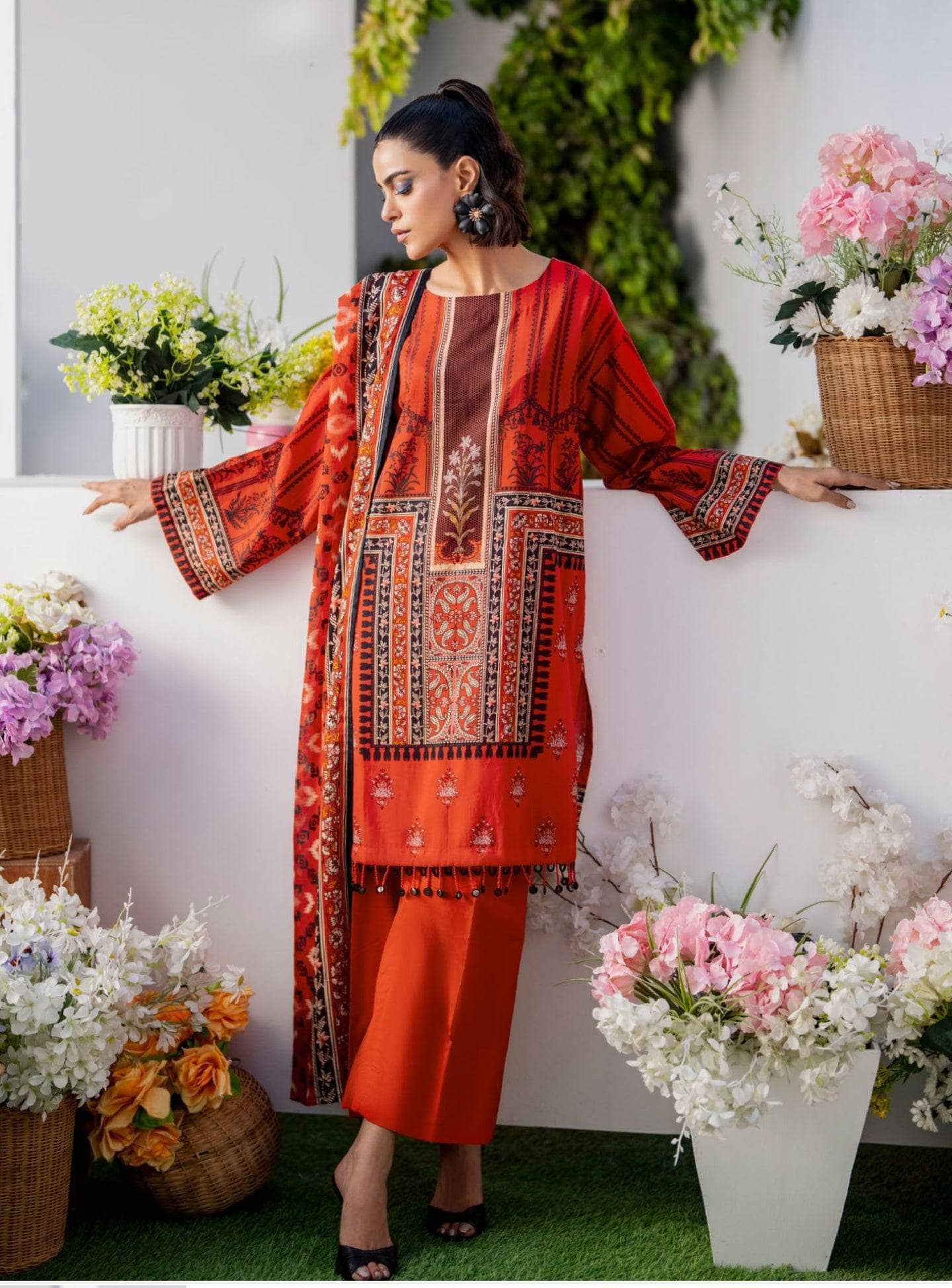 img_gul_ahmed_bahara_lawn_awwal_boutique