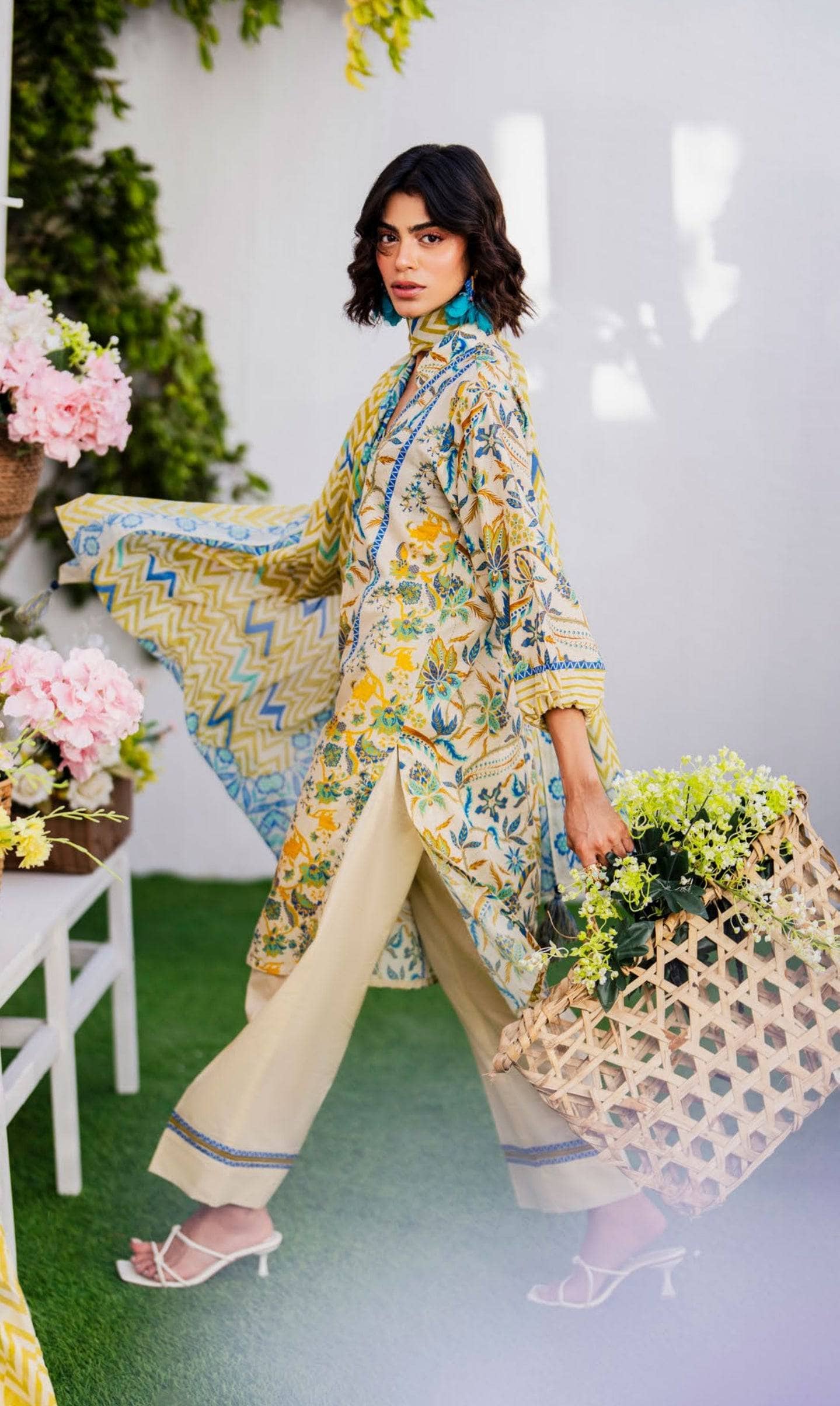 img_gul_ahmed_bahara_lawn_awwal_boutique