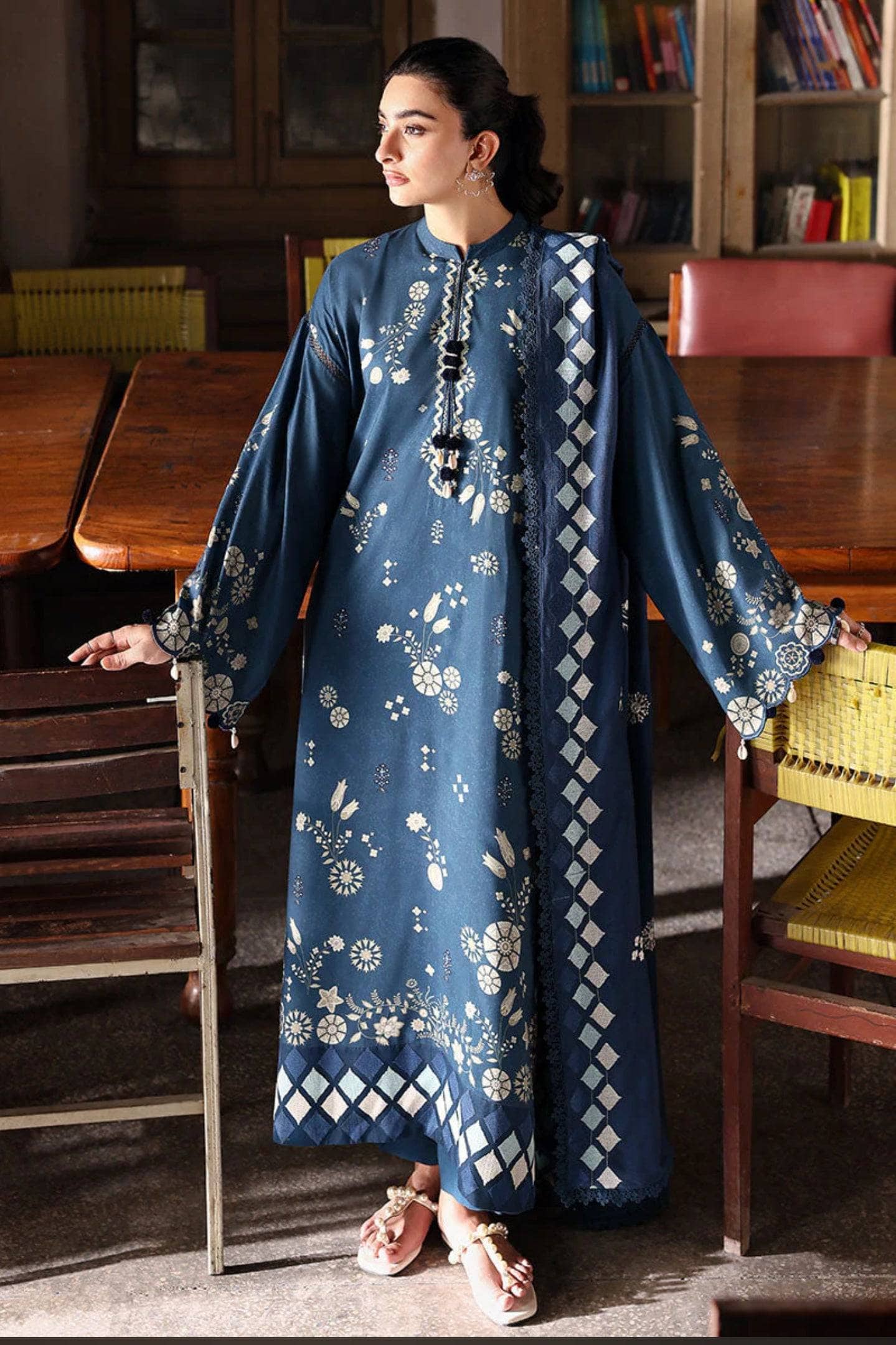 img_cross_stitch_linen_awwal_boutique