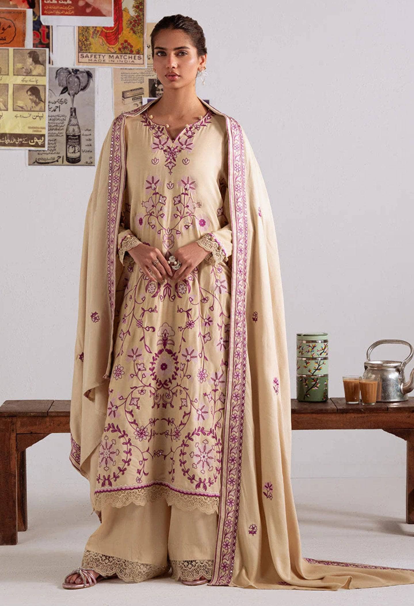 img_cross_stitch_linen_awwal_boutique