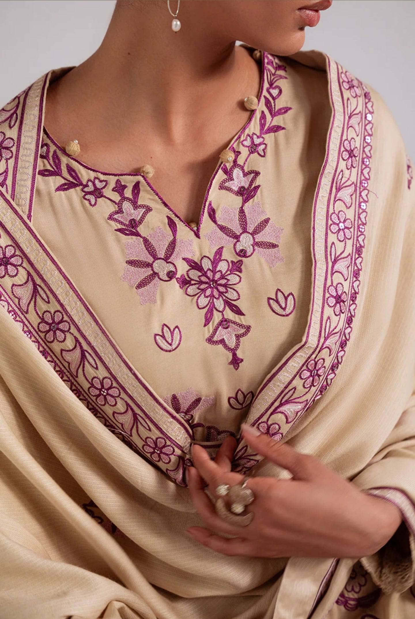 Cross Stitch Linen/Fawn Radiance/Beige