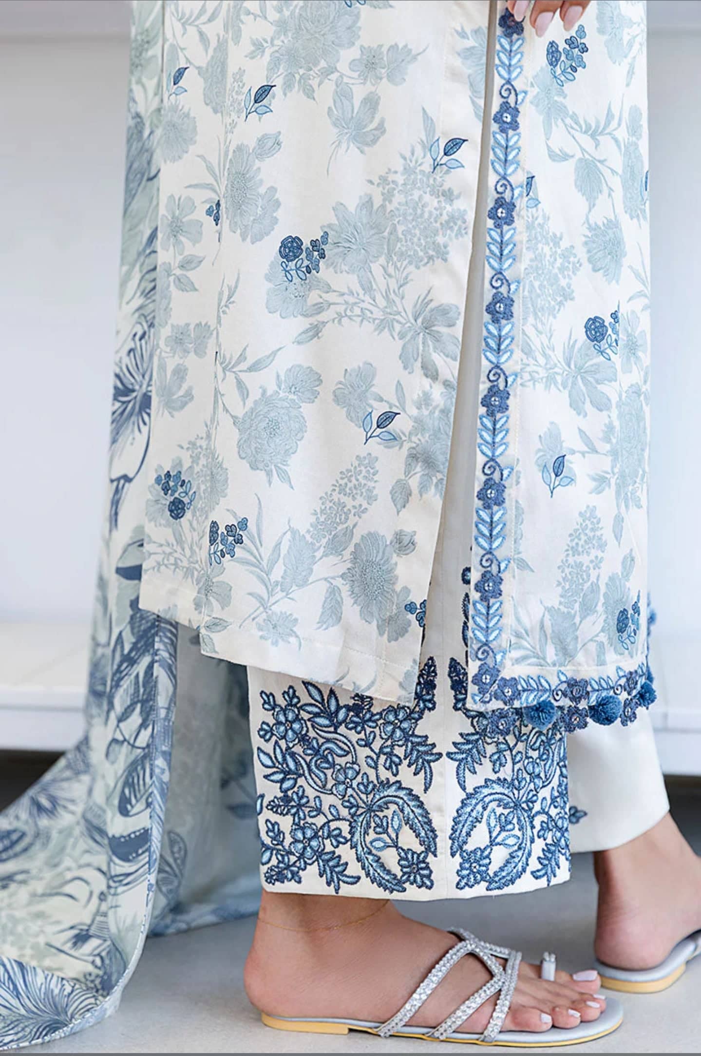 Cross Stitch Cotton Satin 25/Whimsical Teal/Ivory