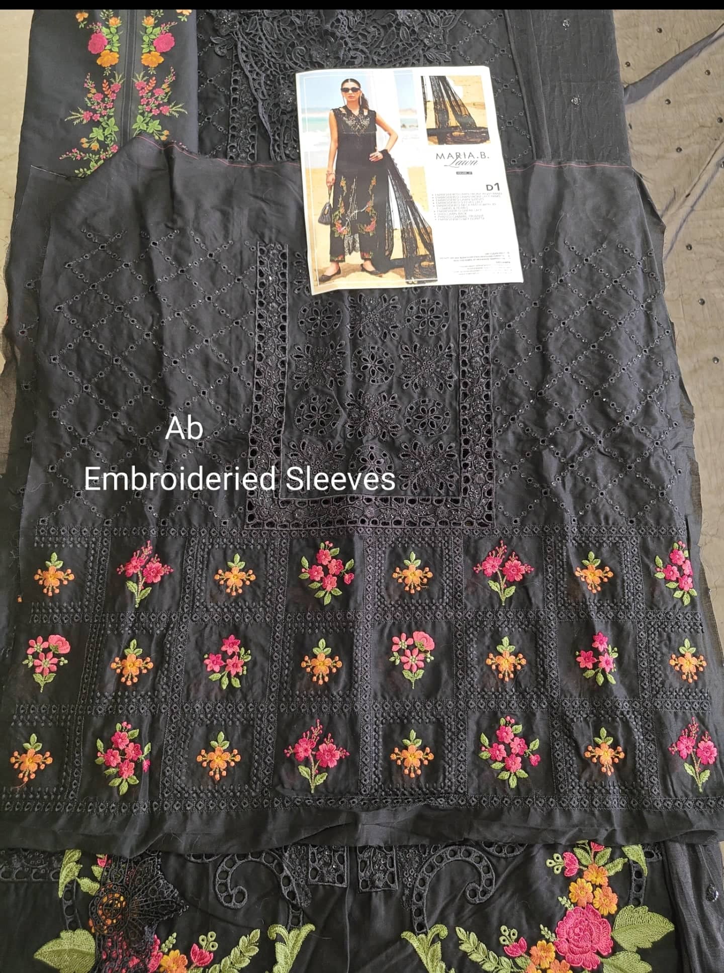 Open Pic/Maria B Luxury Lawn 25/Vol 2/D