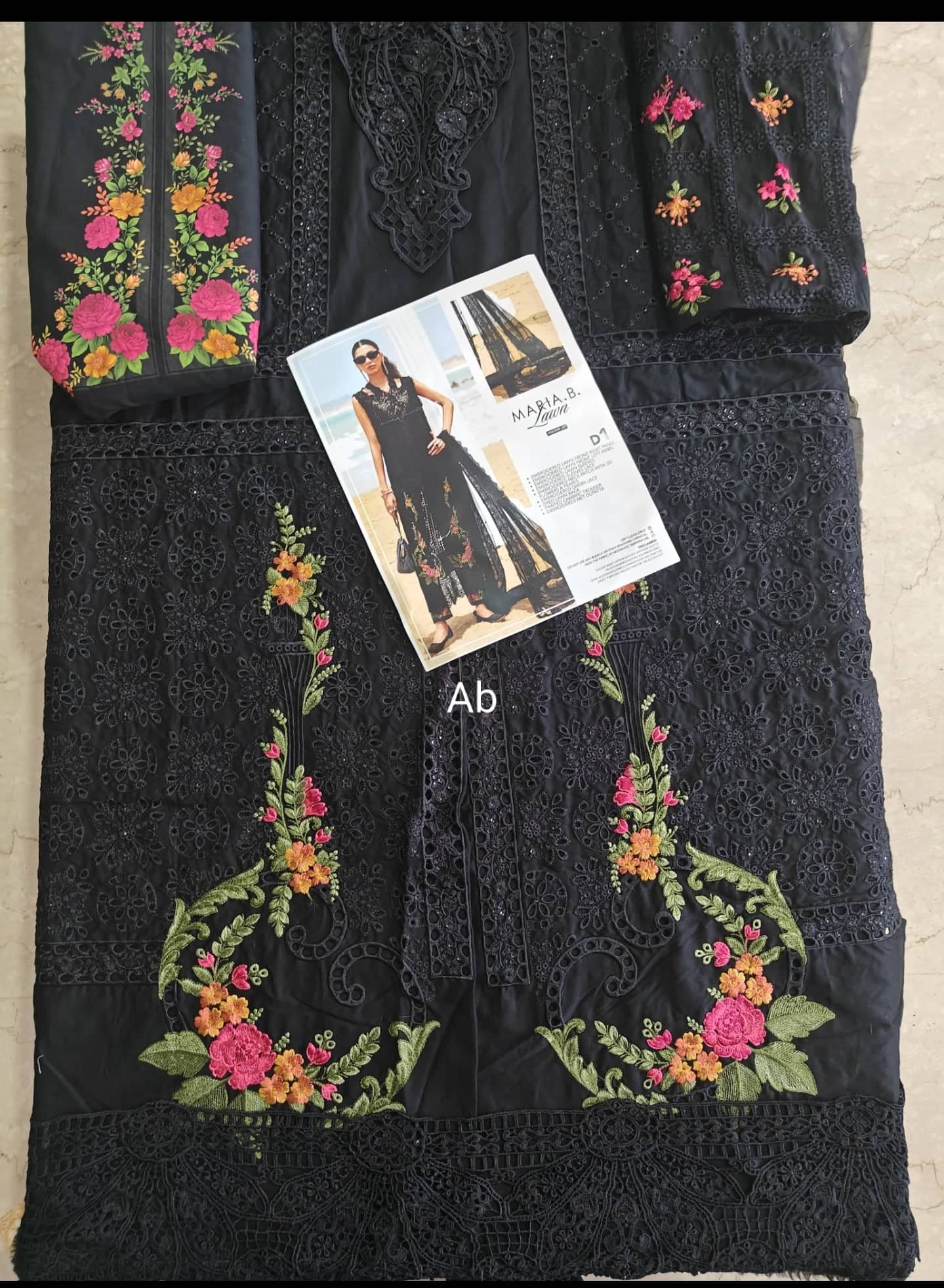 Open Pic/Maria B Luxury Lawn 25/Vol 2/D