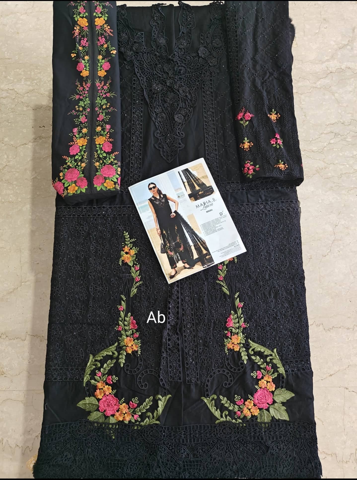 Open Pic/Maria B Luxury Lawn 25/Vol 2/D