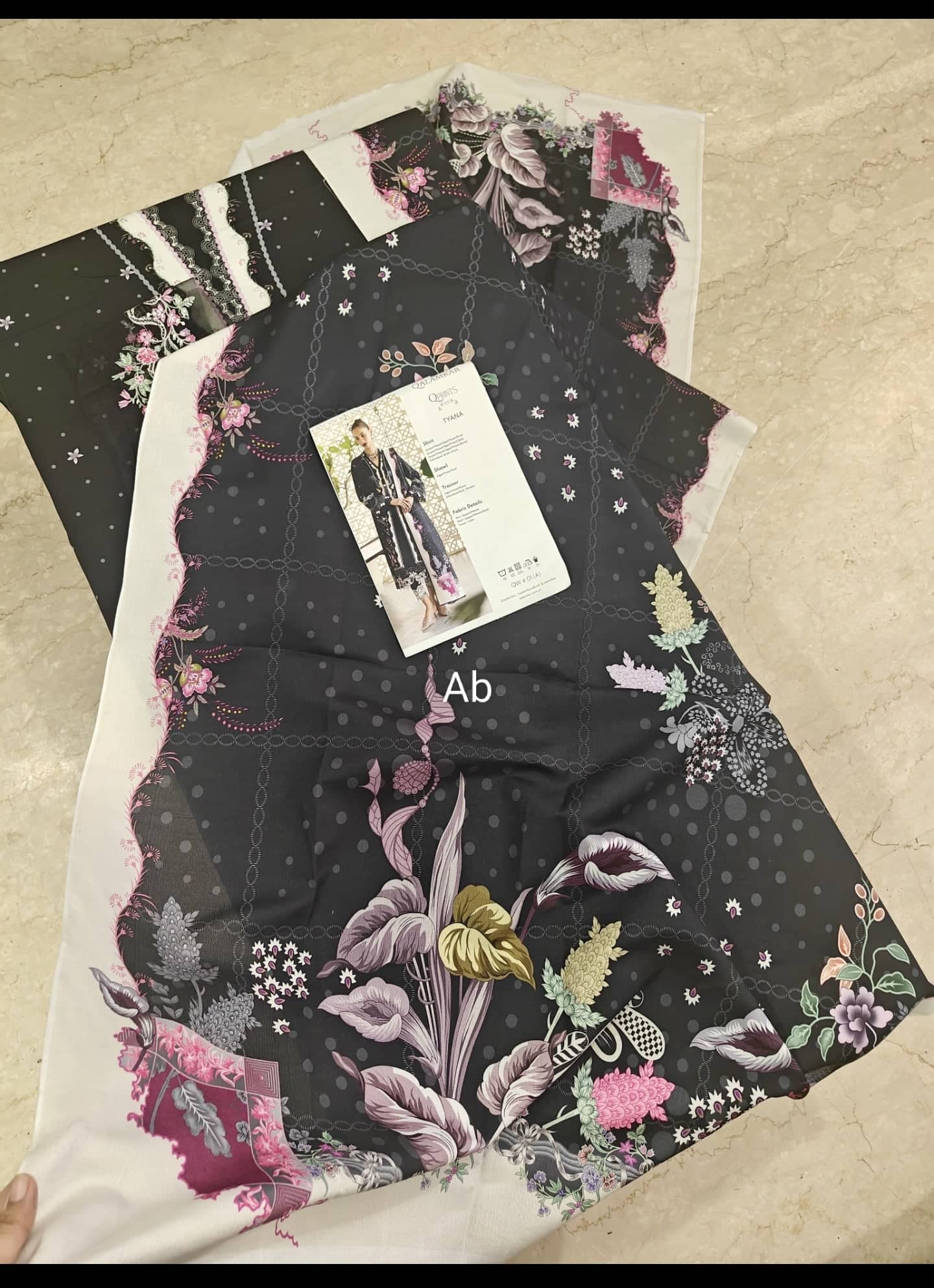 img_q_print_open_pic_awwal_boutique