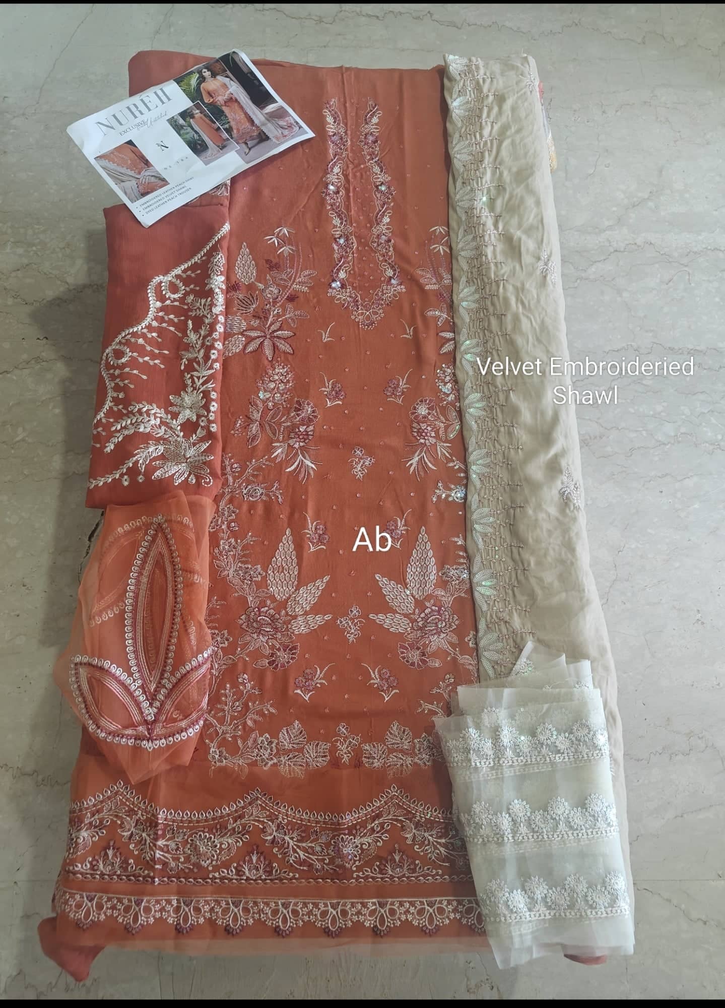 img_nureh_velvet_awwal_boutique