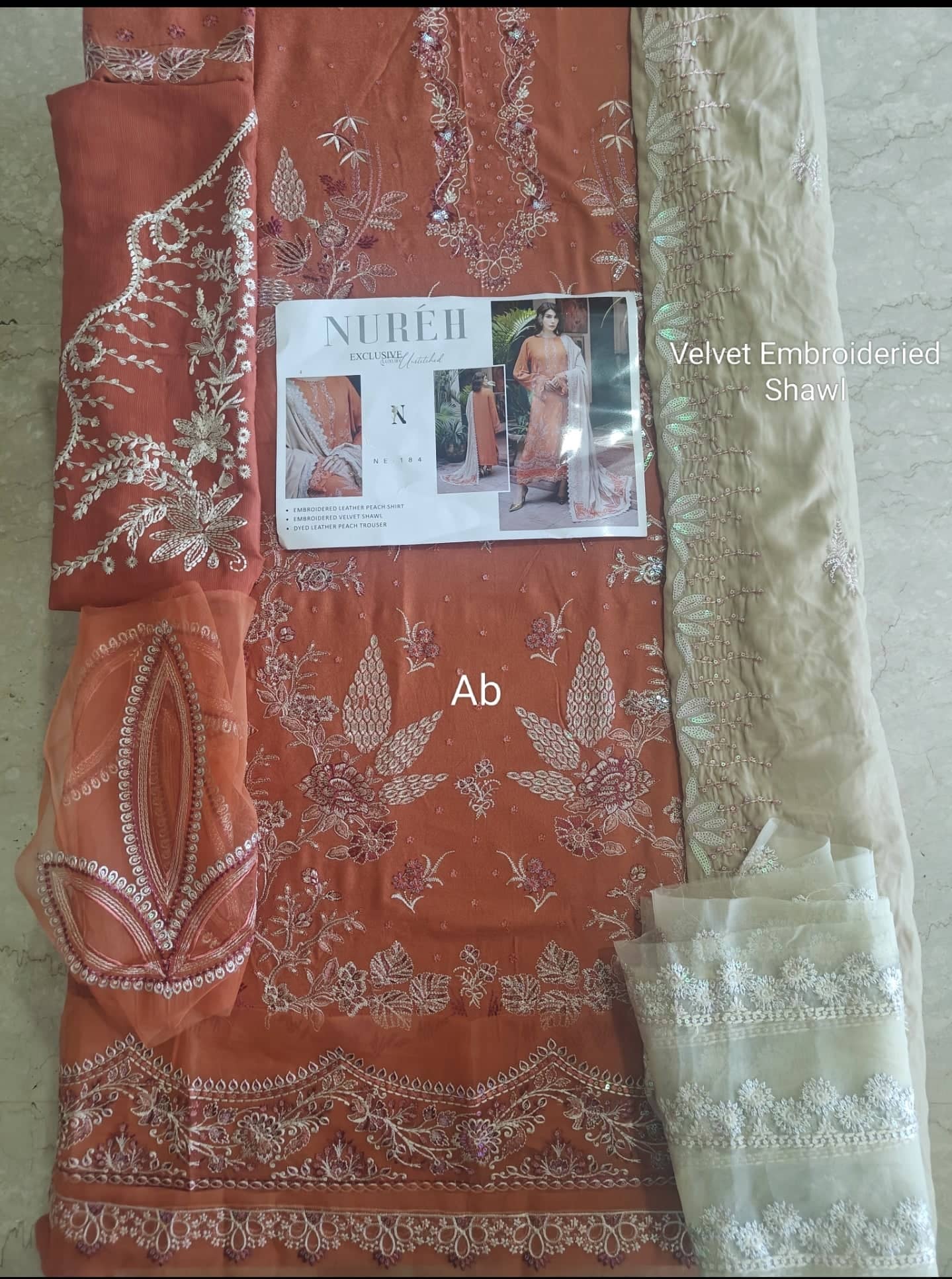 img_nureh_velvet_awwal_boutique