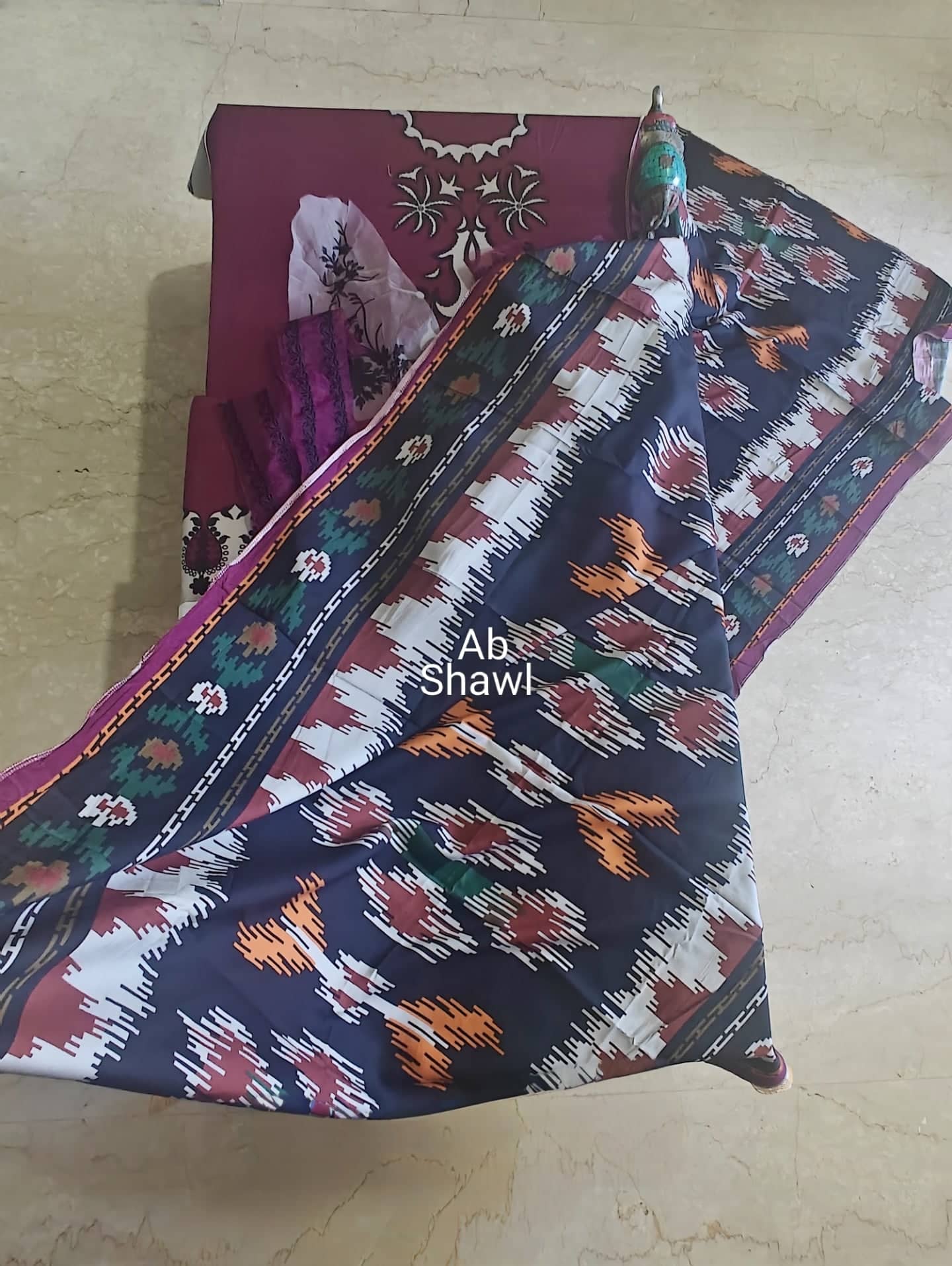 Open Pic/Embroideried Irish Linen Shawl