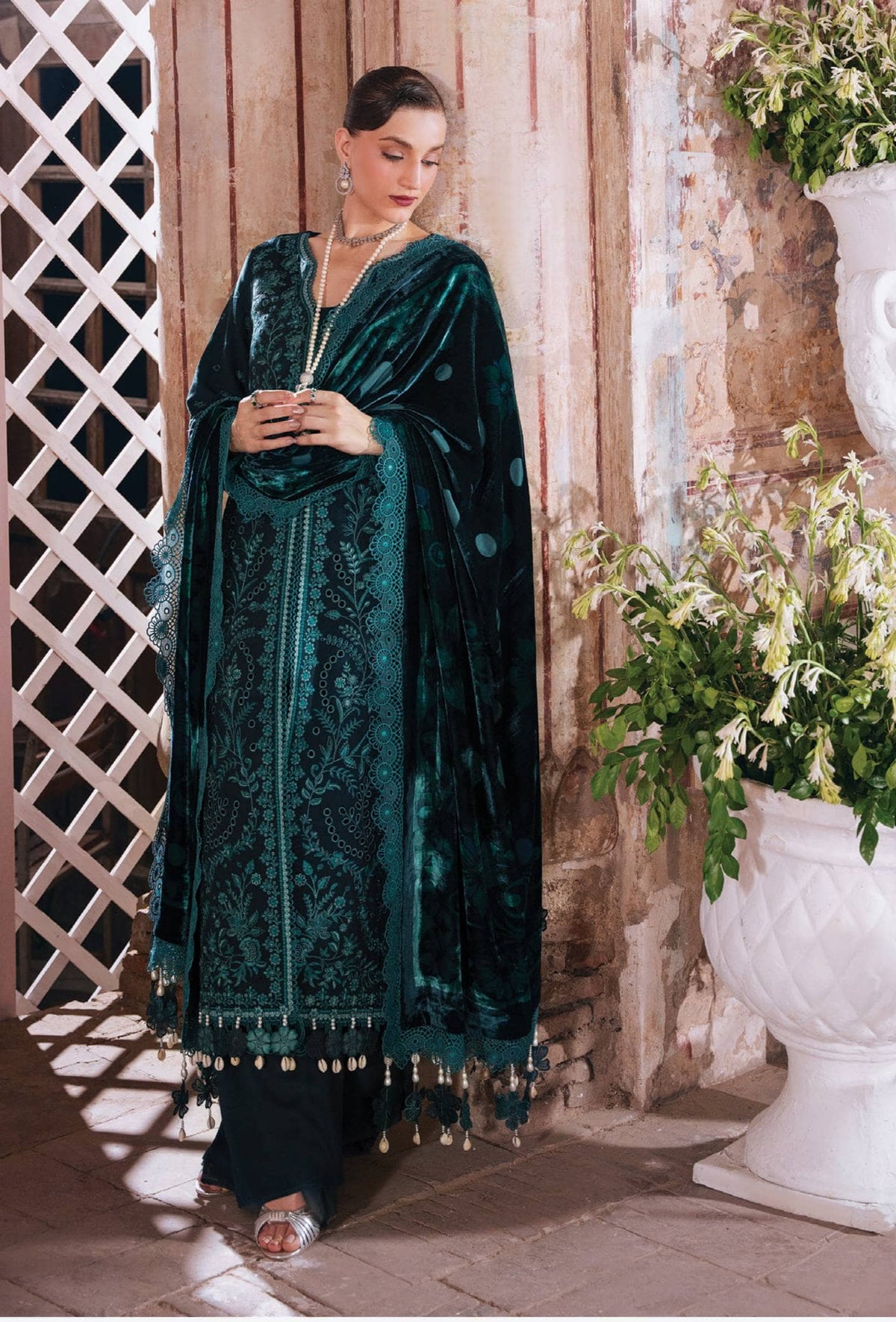 img_mahnur_amelia_luxury_winter_awwal_boutique