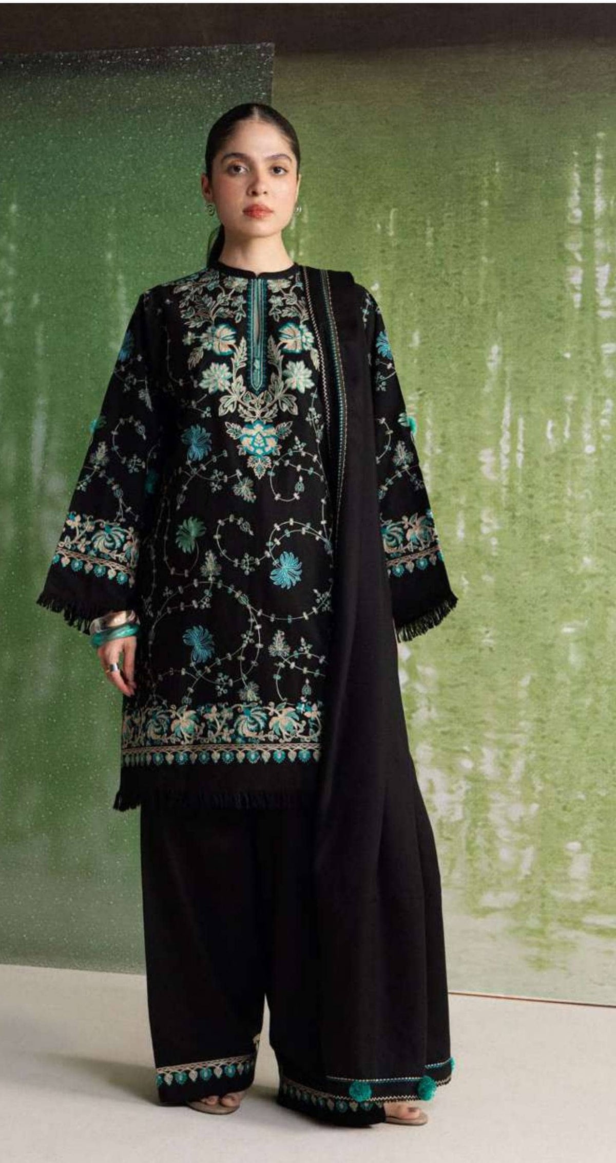 img_coco_winter_embroidered_awwal_boutique