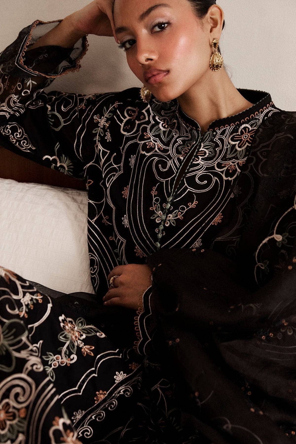 Img_maria_b_lawn_25_awwal_boutique