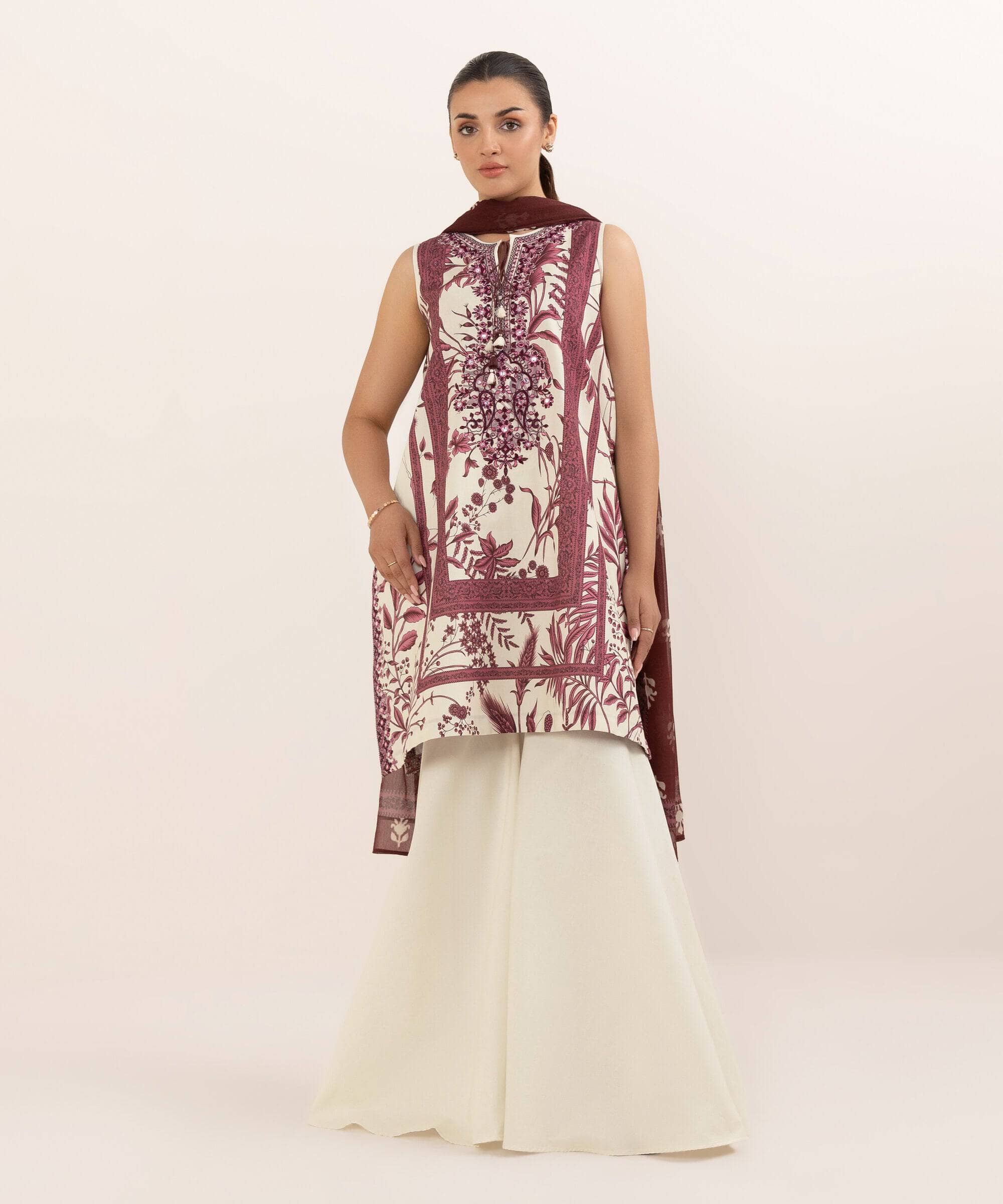 img_sapphire_intermix_awwal_boutique