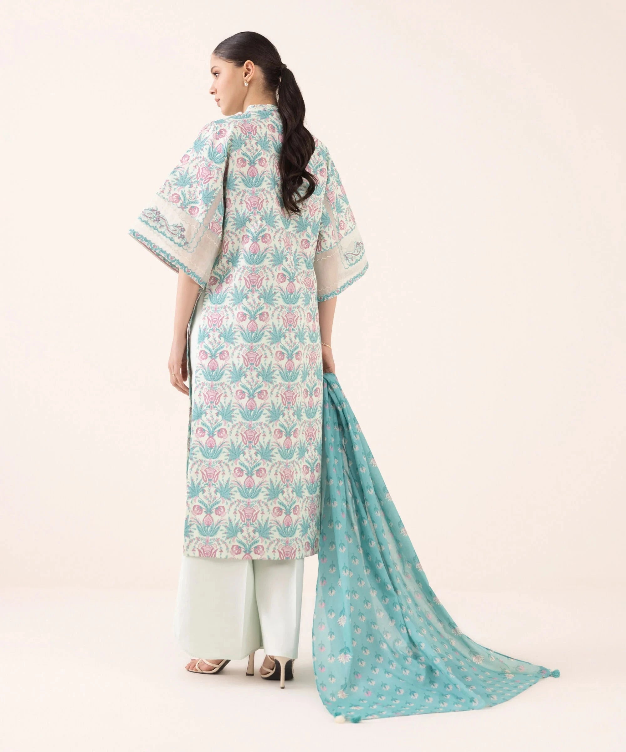 Restocked/Sapphire Intermix 25/Vol 2/Embroideried Cotton Suit/Turquoise off White