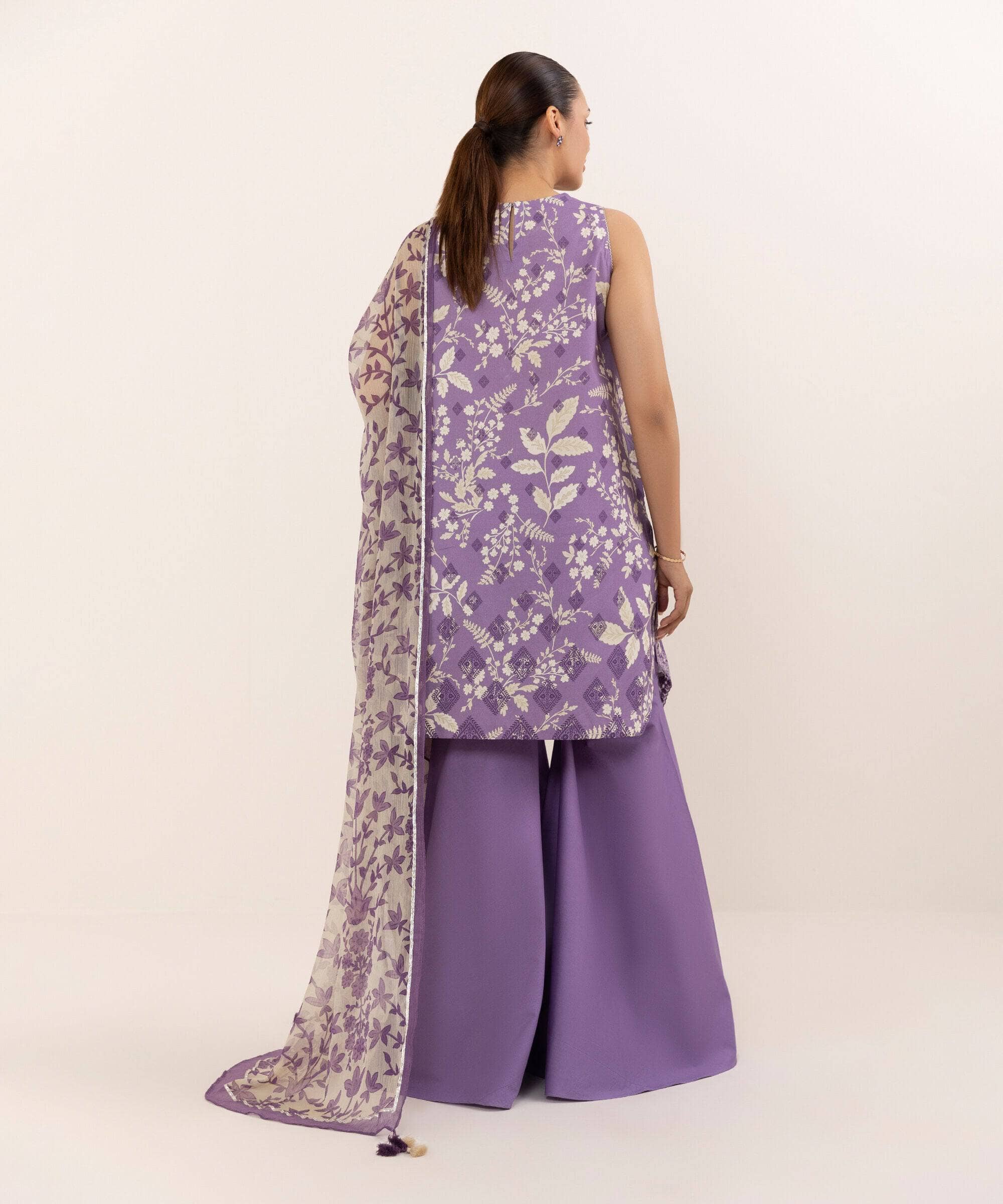 img_Sapphire_lawn_intermix_awwal_boutique